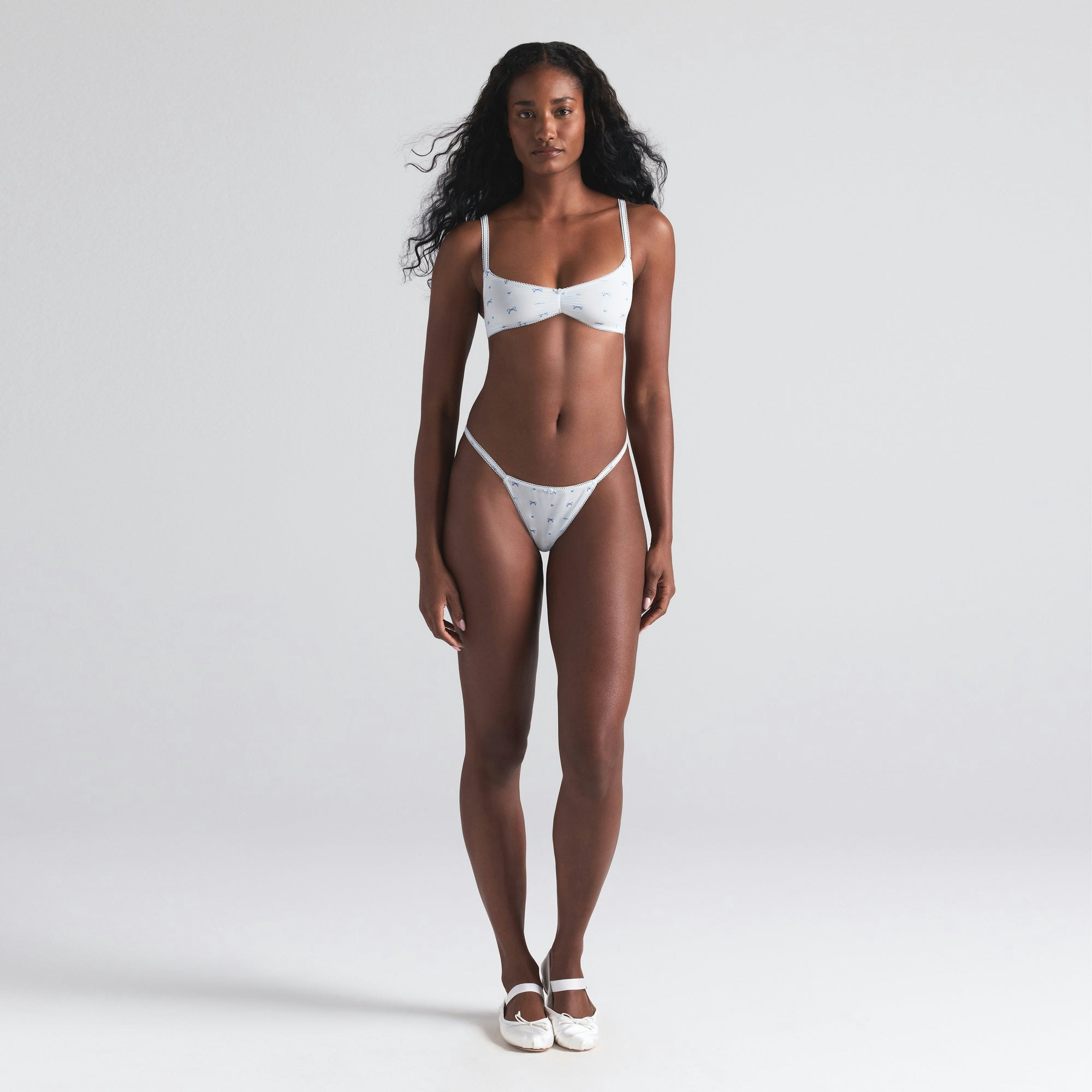 FITS EVERYBODY PICOT STRING THONG 5-PACK | BLUE QUARTZ MULTI ON A MODEL FRONT  ON A MODEL FRONT VIEW | FOCUS: 0.0, 1.0, 0.9