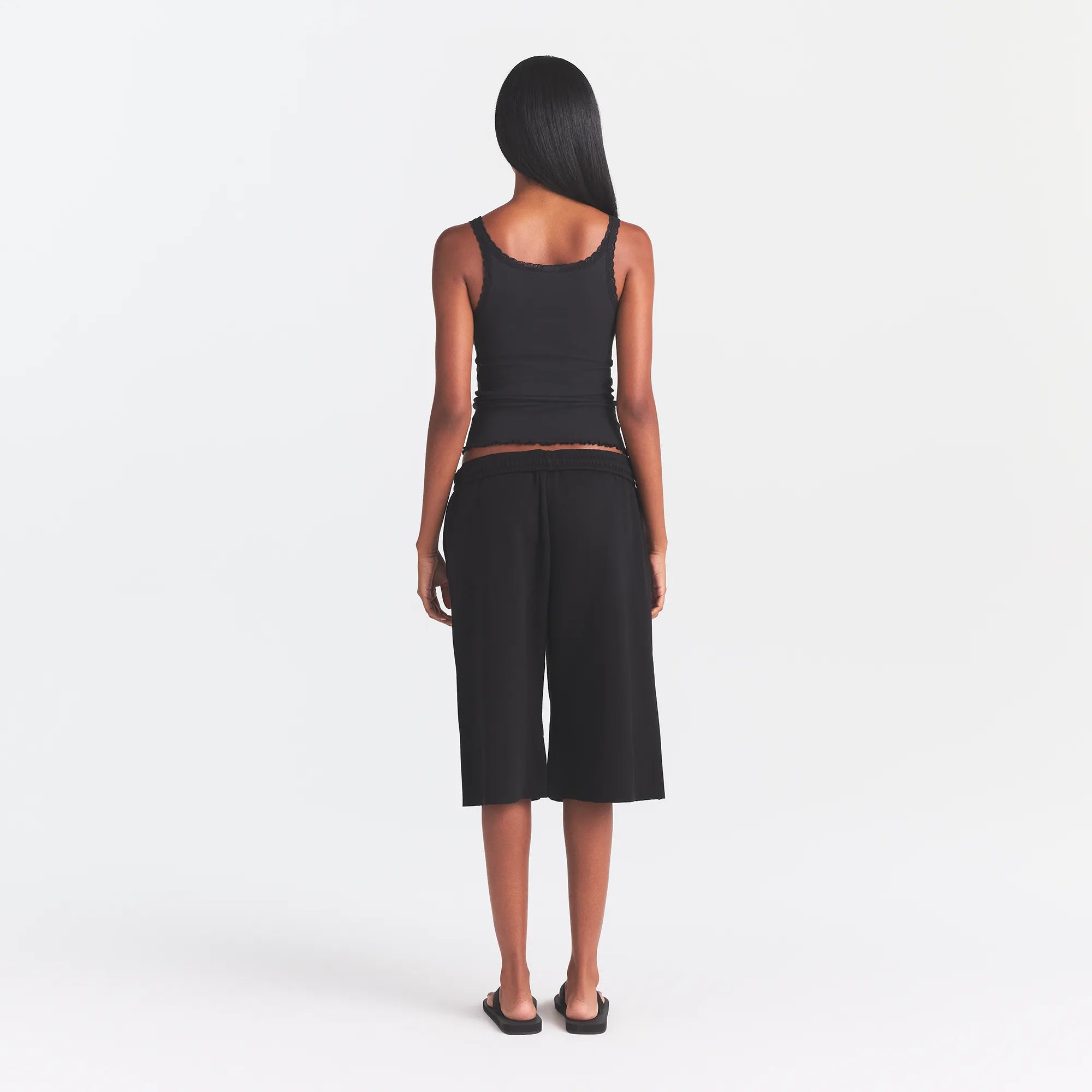 LOGO POINTELLE CAMI | ONYX ON A MODEL | FOCUS: 0.0, 1.0, 0.9