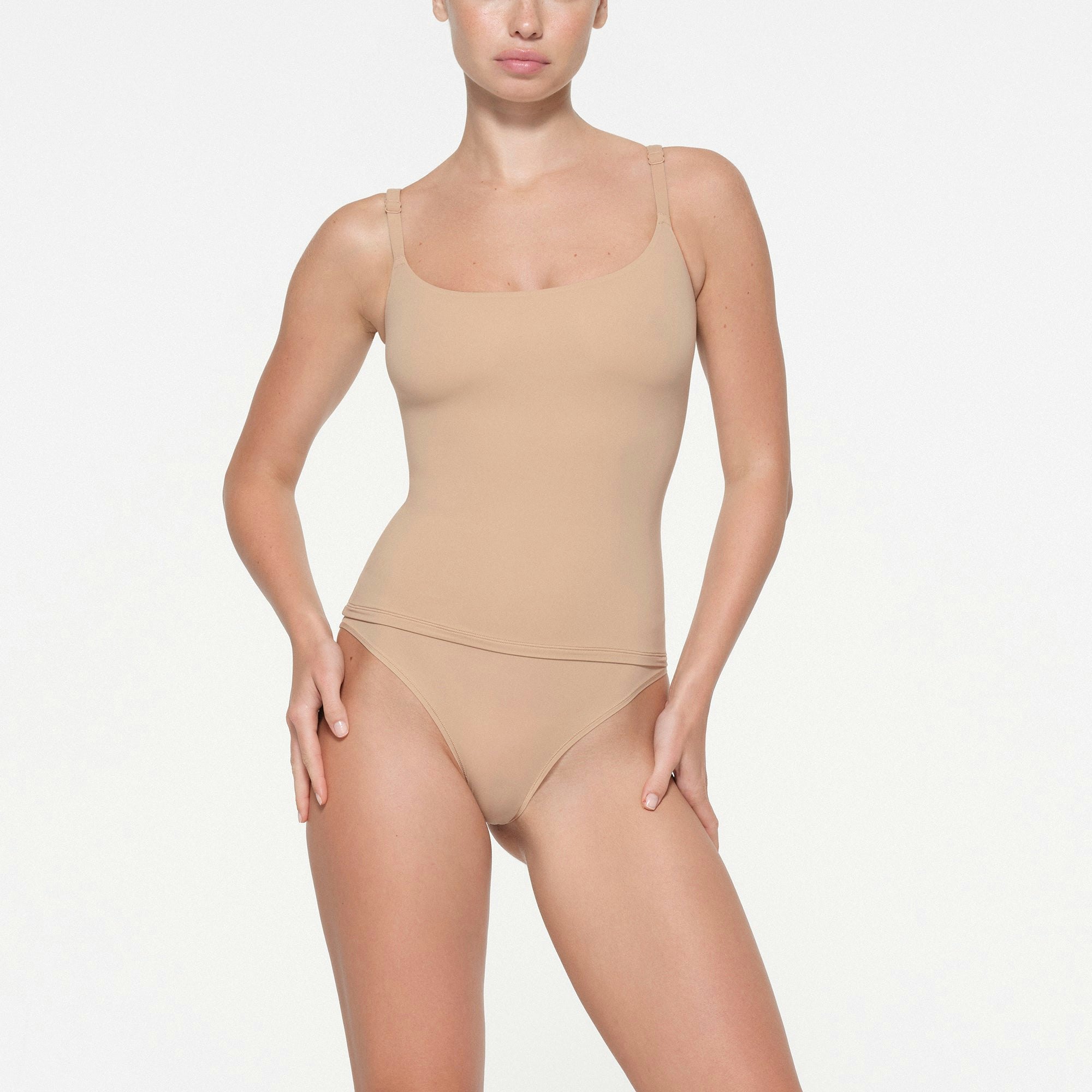 FITS EVERYBODY SCOOP NECK BACK SMOOTHER CAMI | CLAY ON A MODEL FRONT VIEW