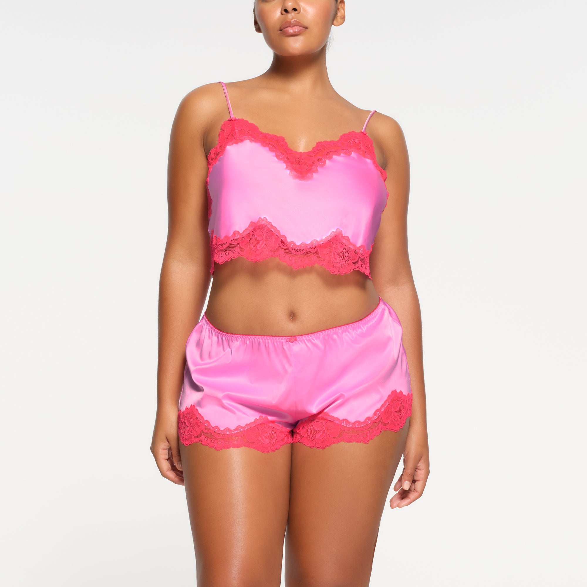 WOVEN SHINE LACE CAMI | NEON ORCHID MULTI ON A MODEL FRONT VIEW