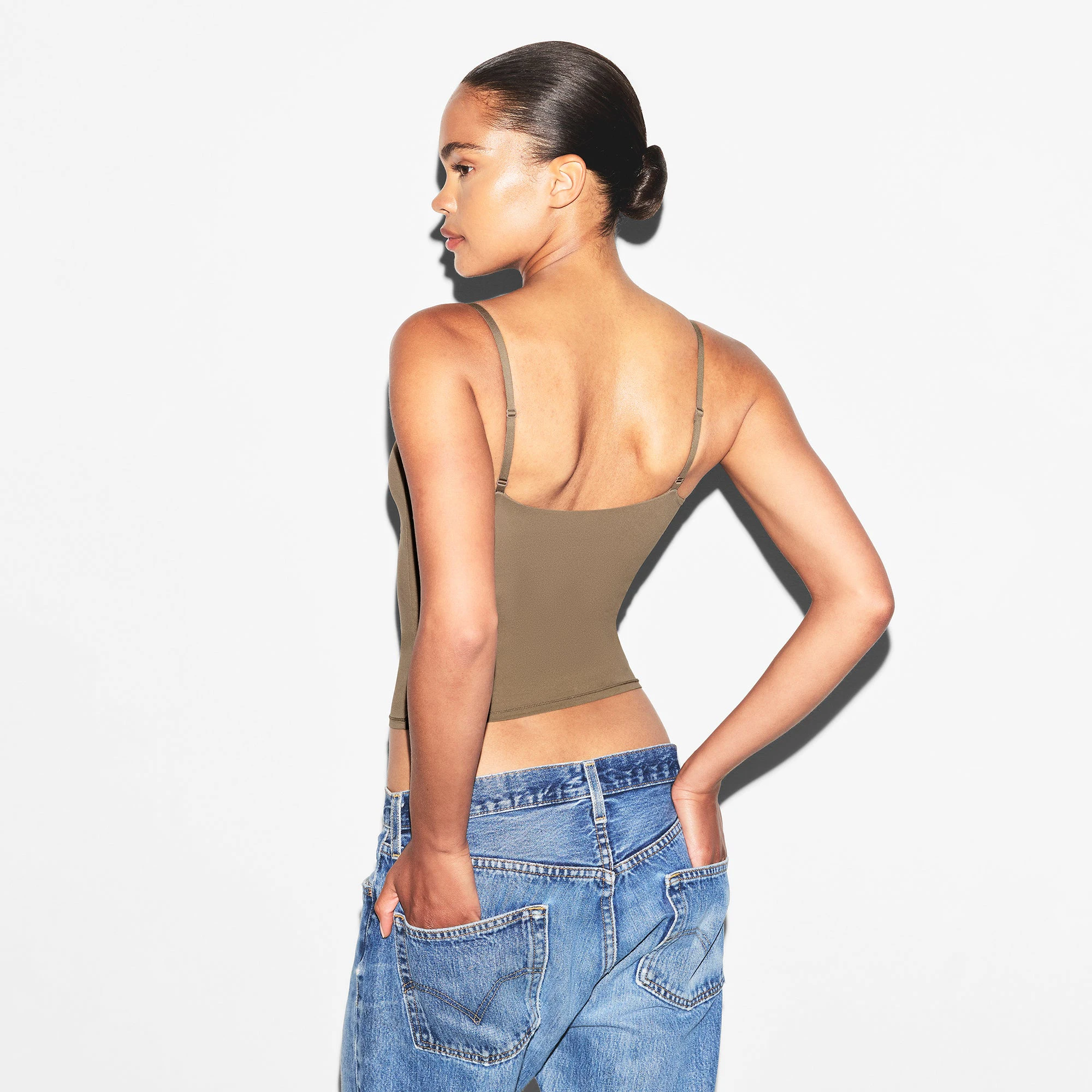 FITS EVERYBODY CAMI | TRUFFLE ON A MODEL BACK VIEW | FOCUS: 0.0, 1.0, 0.9
