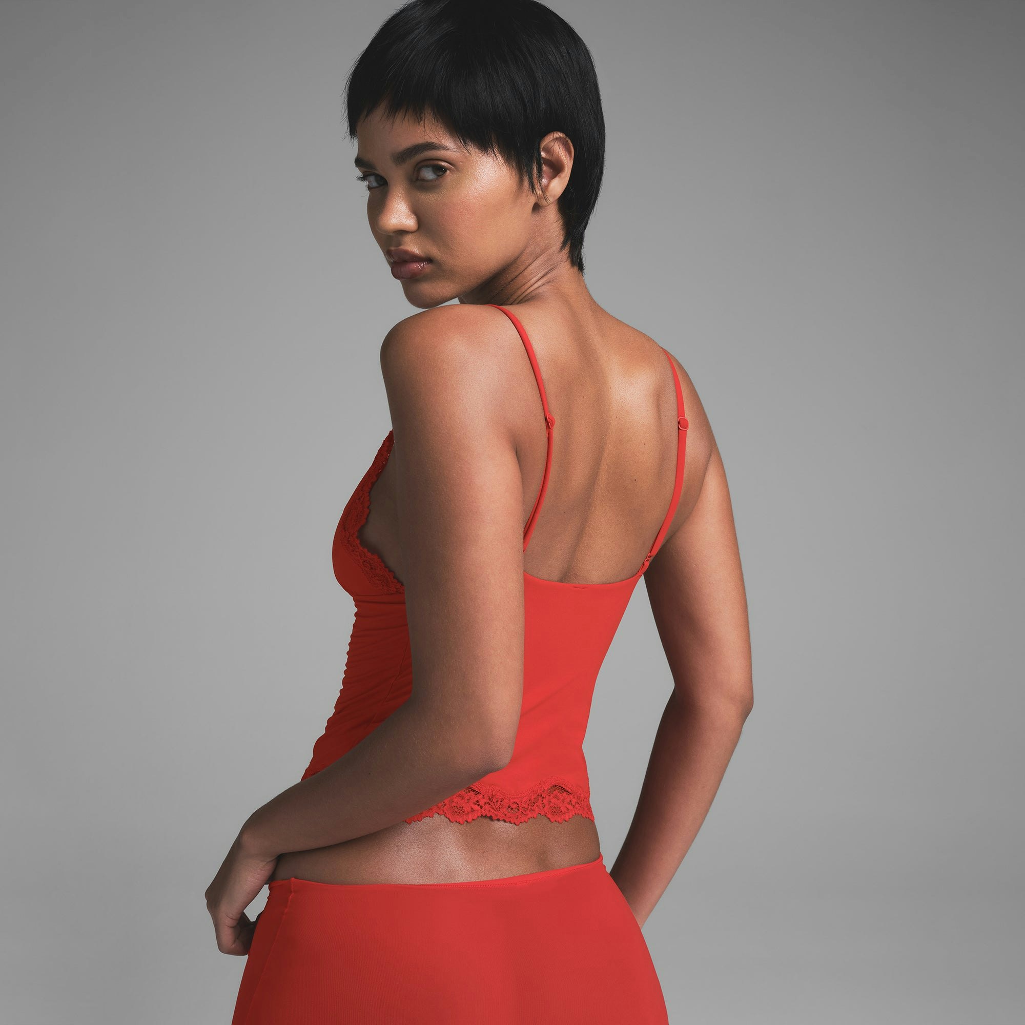 FITS EVERYBODY LACE TRIANGLE CAMI | CAYENNE ON A MODEL BACK VIEW | FOCUS: 0.0, 1.0, 0.9