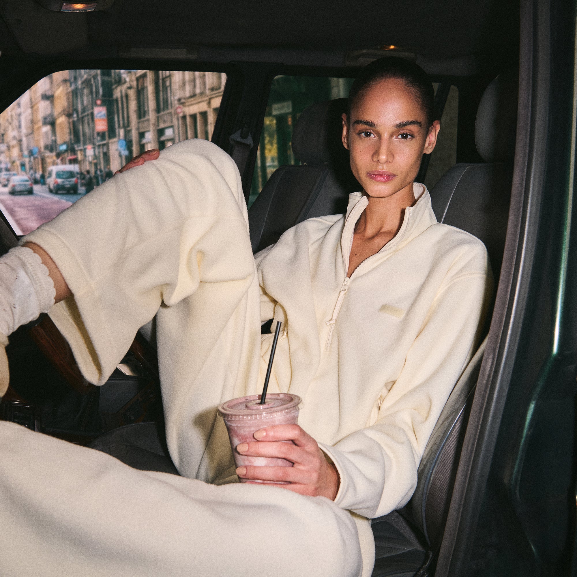 OUTDOOR FLEECE HALF ZIP | ECRU ON A MODEL SIDE VIEW @ | FOCUS: 0.0, 1.0, 0.9