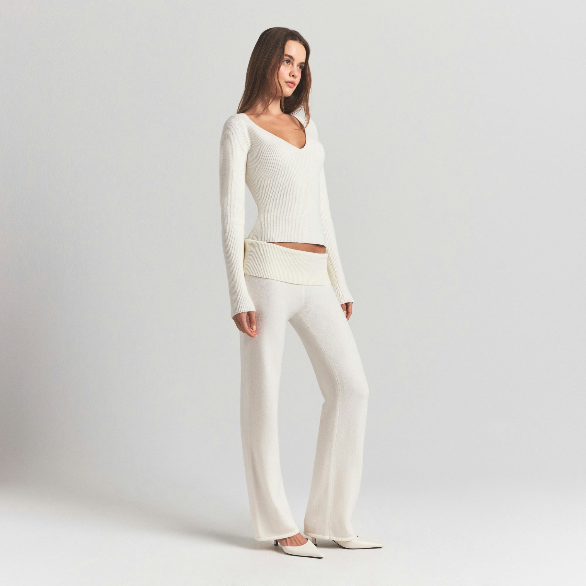 SWEATER KNITS LONG SLEEVE TOP | IVORY ON A MODEL SIDE VIEW @ | FOCUS: 0.0, 1.0, 0.9