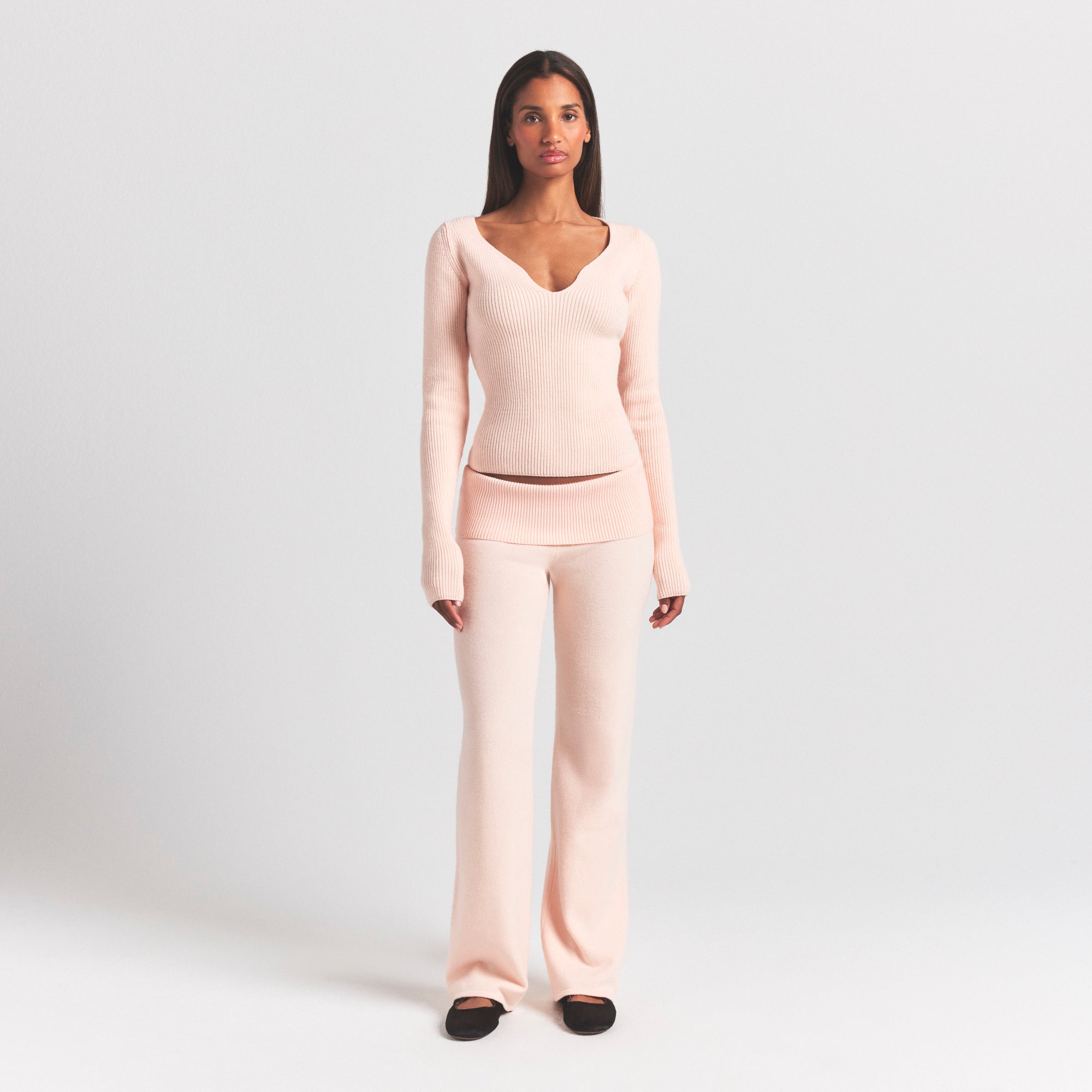 SWEATER KNITS LONG SLEEVE TOP | PRIMROSE ON A MODEL FRONT VIEW @ | FOCUS: 0.0, 1.0, 0.9