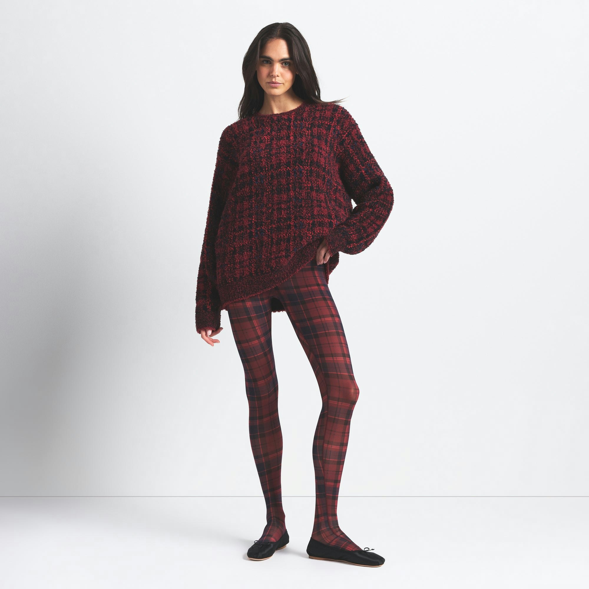 COZY OVERSIZED CREWNECK PULLOVER | MERLOT NAVY PLAID ON A MODEL FRONT VIEW @ | FOCUS: 0.0, 1.0, 0.9