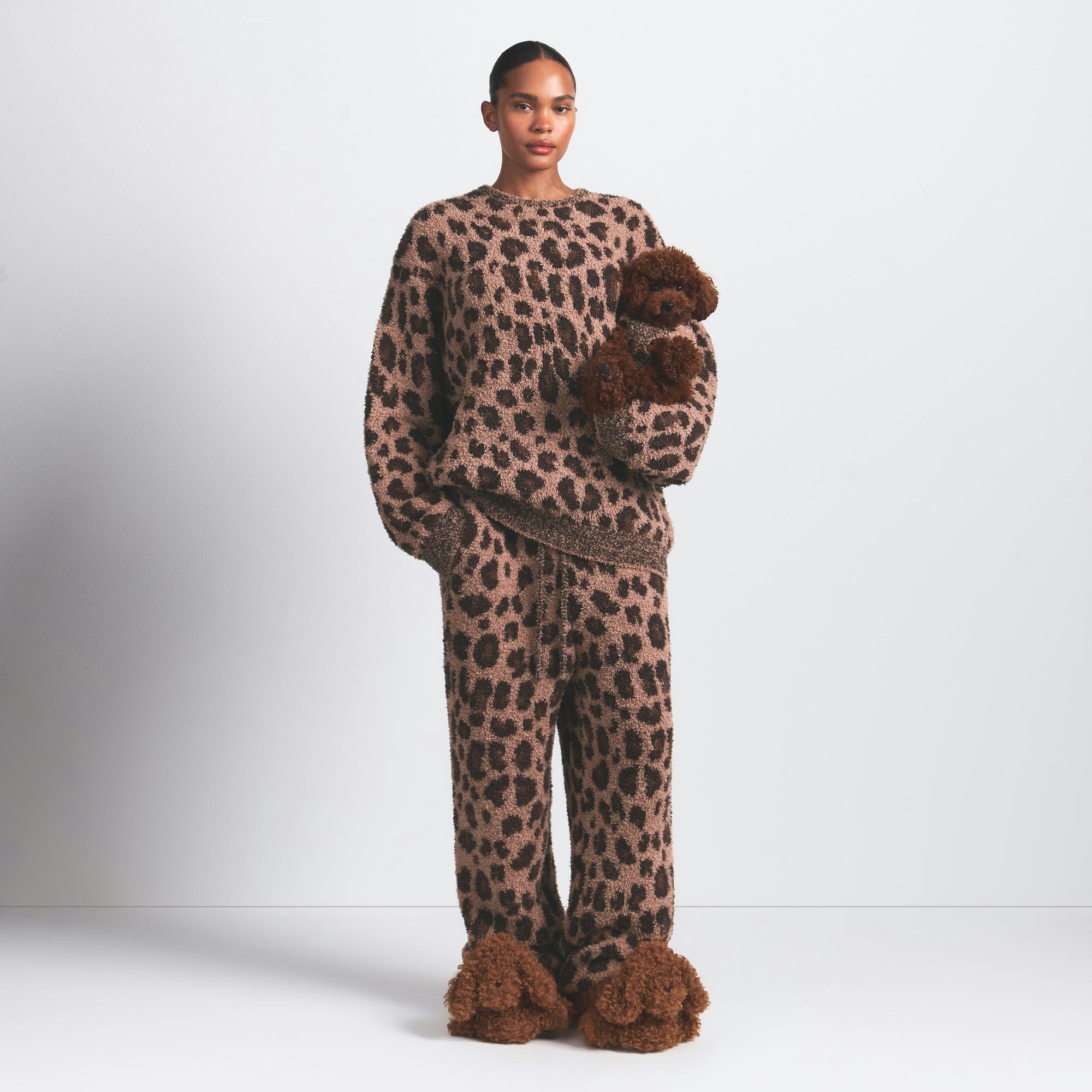 COZY OVERSIZED CREWNECK PULLOVER | SIENNA LEOPARD PRINT ON A MODEL FRONT VIEW @ | FOCUS: 0.0, 1.0, 0.9