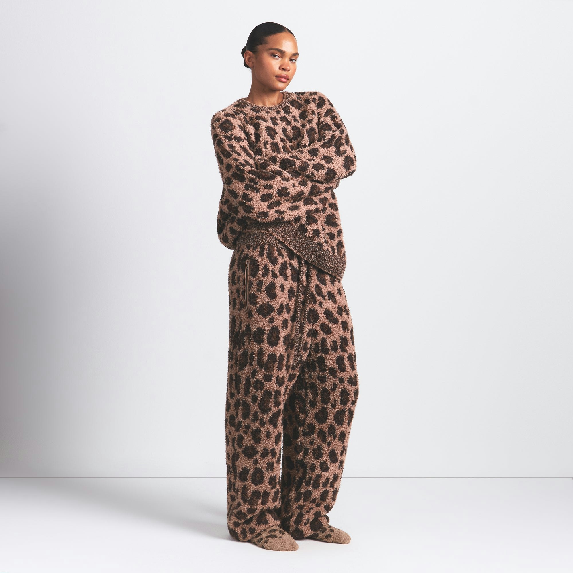 COZY OVERSIZED CREWNECK PULLOVER | SIENNA LEOPARD PRINT ON A MODEL FRONT VIEW @ | FOCUS: 0.0, 1.0, 0.9