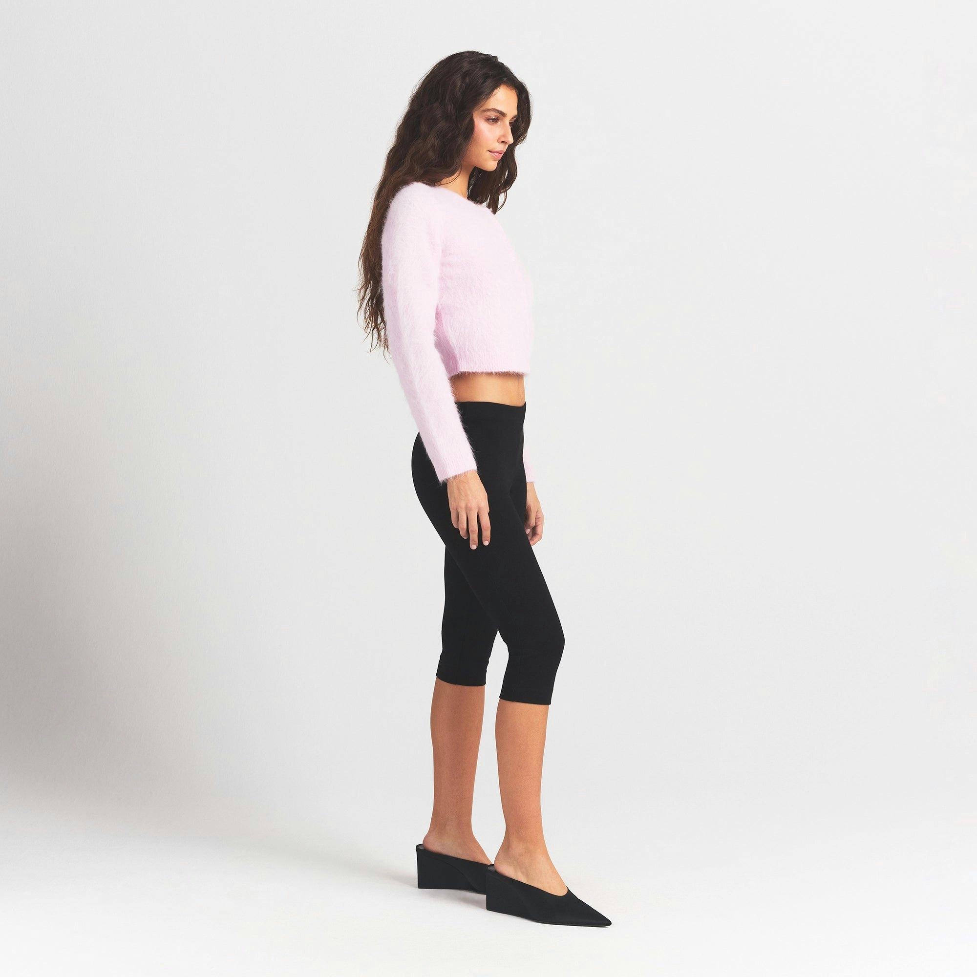 BRUSHED ALPACA LONG SLEEVE CARDIGAN | CHERRY BLOSSOM ON A MODEL SIDE VIEW @ | FOCUS: 0.0, 1.0, 0.9