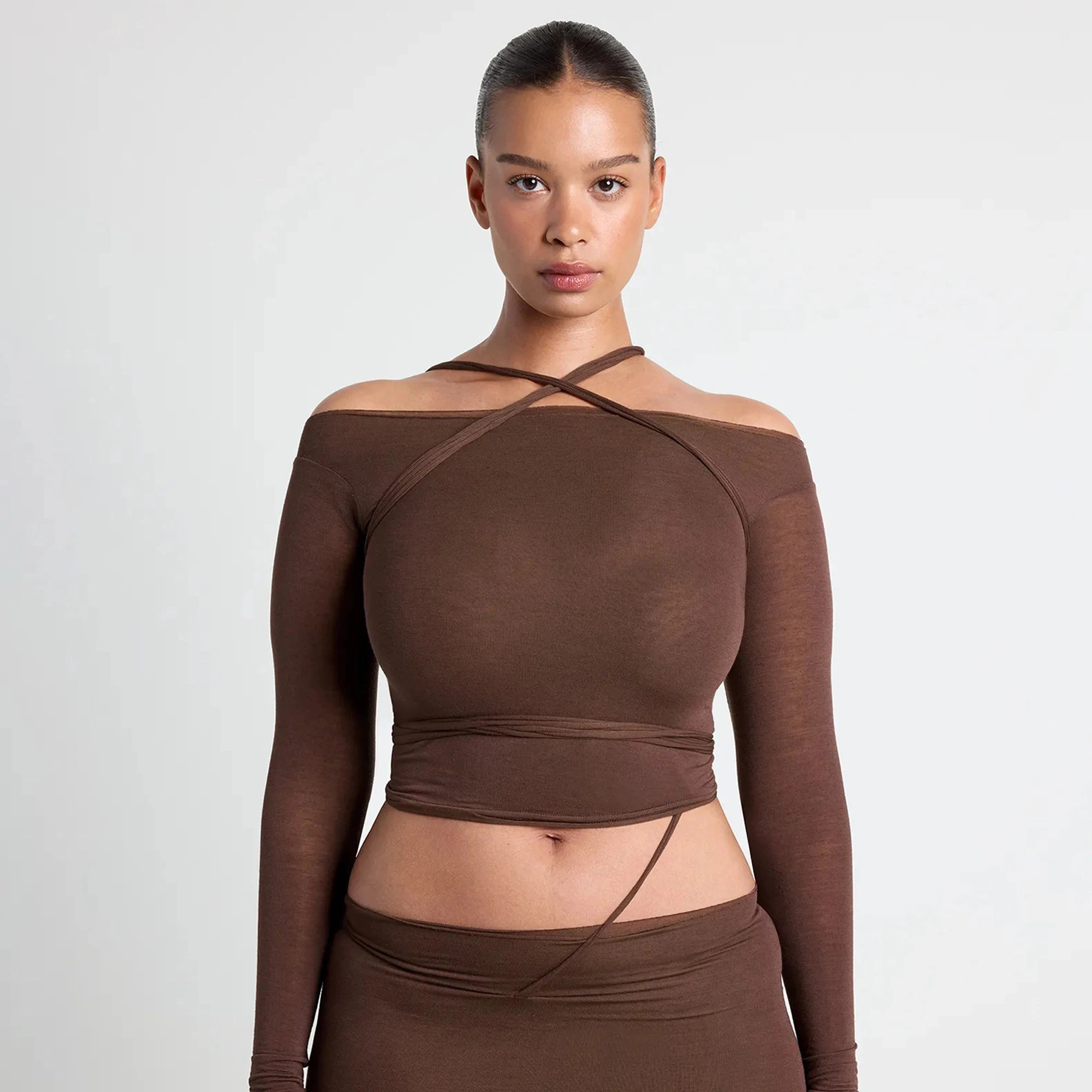 VETTESE X SKIMS SHEER MODAL OFF THE SHOULDER TOP | COCOA ON A MODEL FRONT VIEW | FOCUS: 0.0, 1.0, 0.9