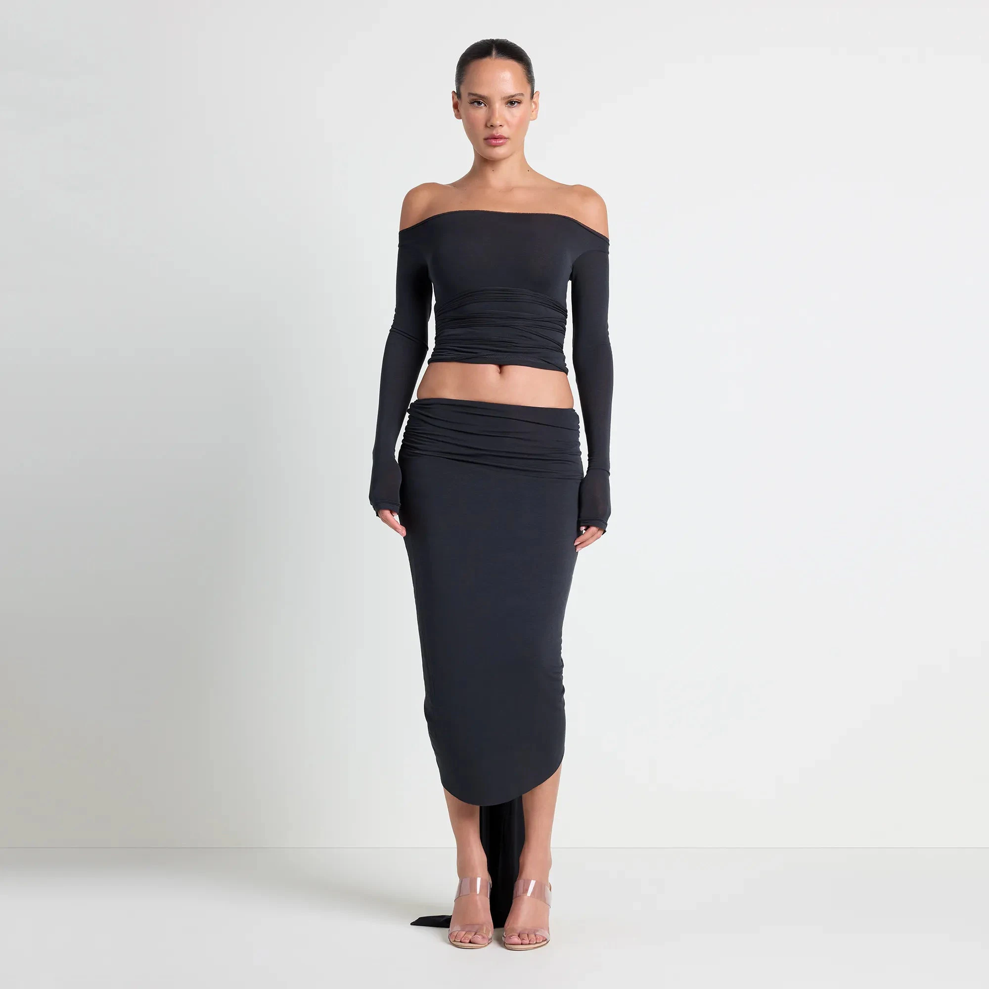 VETTESE X SKIMS SHEER MODAL OFF THE SHOULDER TOP | ONYX ON A MODEL FRONT VIEW| FOCUS: 0.0, 1.0, 0.9