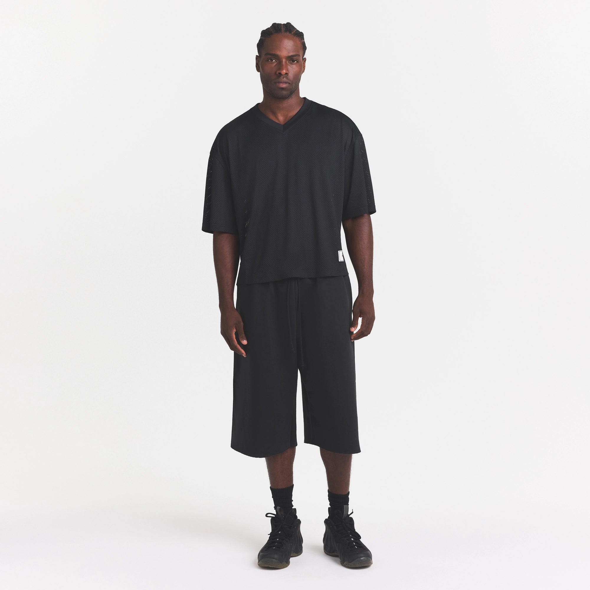MESH APPAREL MENS CROPPED JERSEY | ONYX ON A MODEL FRONT VIEW @ | FOCUS: 0.0, 1.0, 0.9