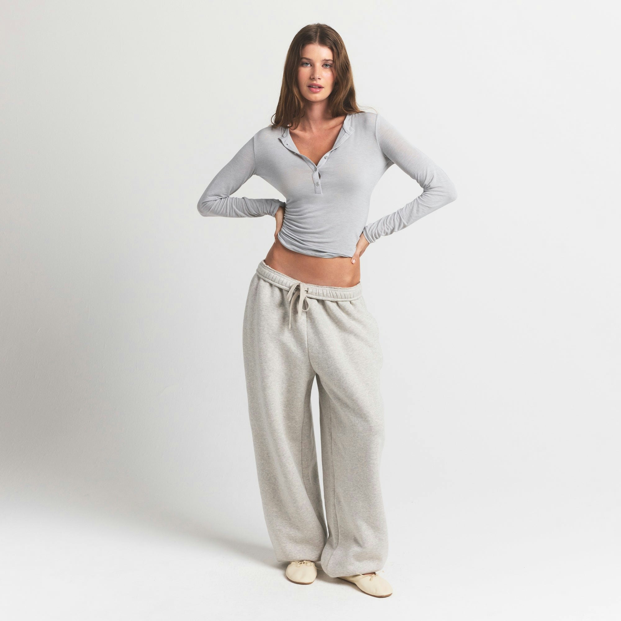 SHEER MODAL CREW NECK HENLEY | HEATHER GREY ON A MODEL FRONT VIEW @ | FOCUS: 0.9, 0.1, 0.7