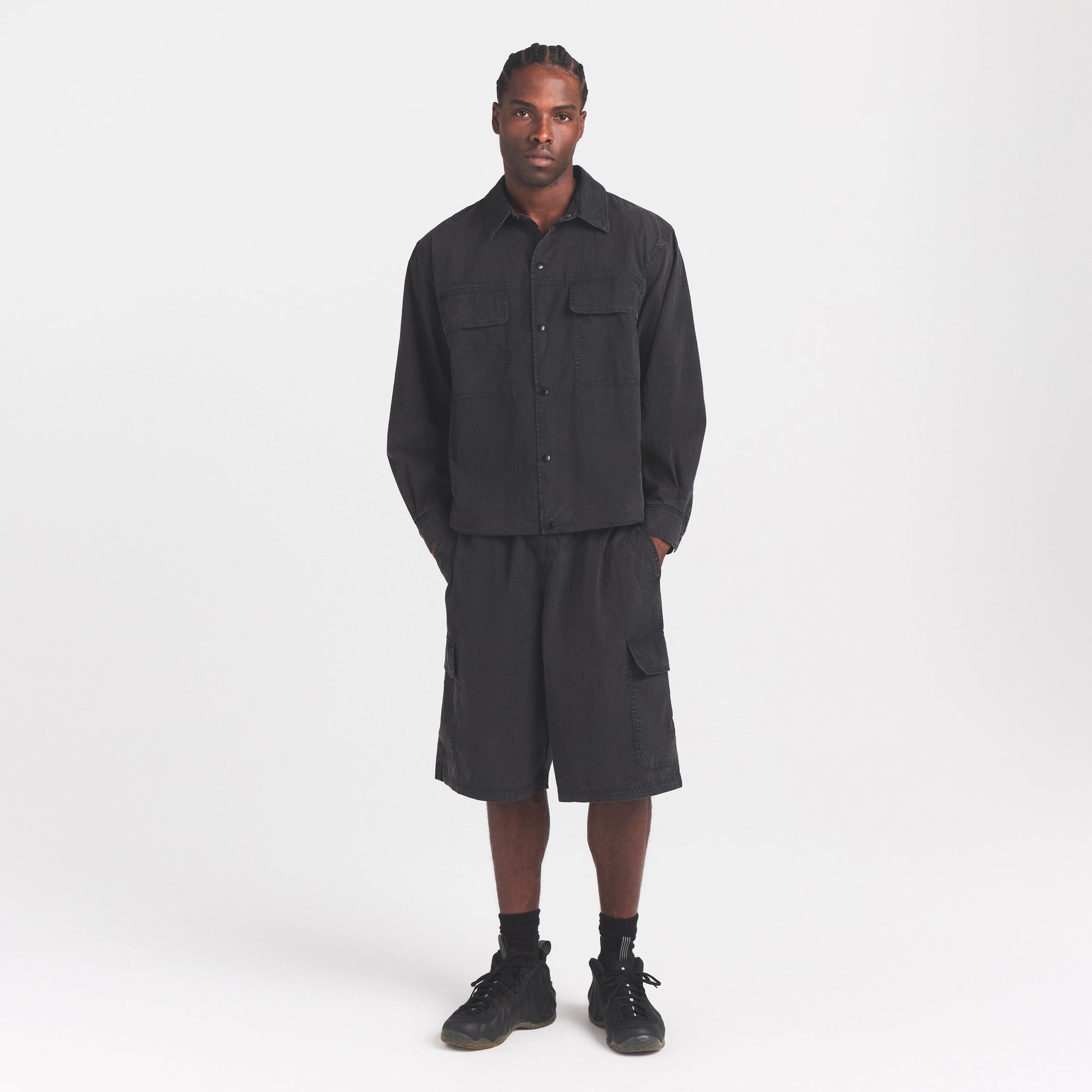 WOVEN MENS RELAXED SHIRT | ONYX ON A MODEL FRONT VIEW @ | FOCUS: 0.0, 1.0, 0.9