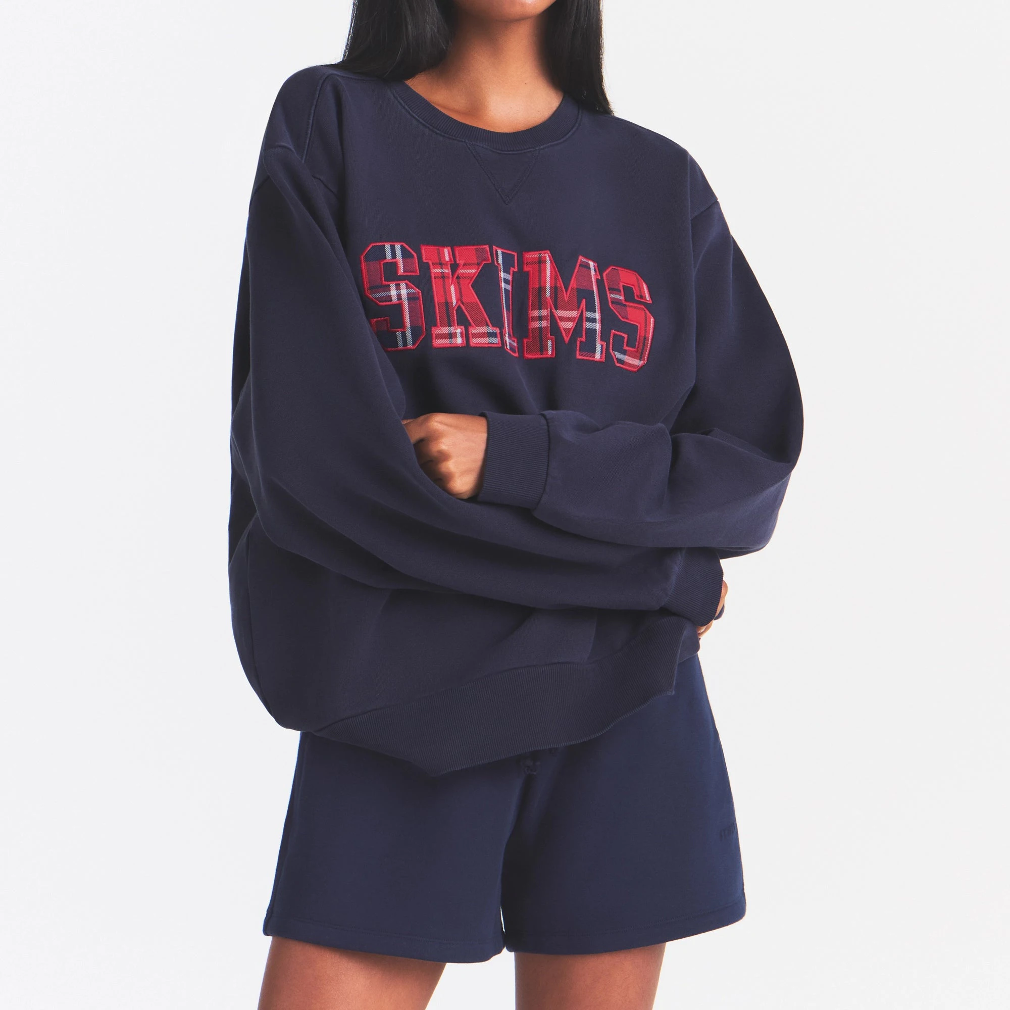 BOYFRIEND FLEECE OVERSIZED CREWNECK | BLUE BLACK SKIMS PLAID ON A MODEL | FOCUS: 0.0, 1.0, 0.9