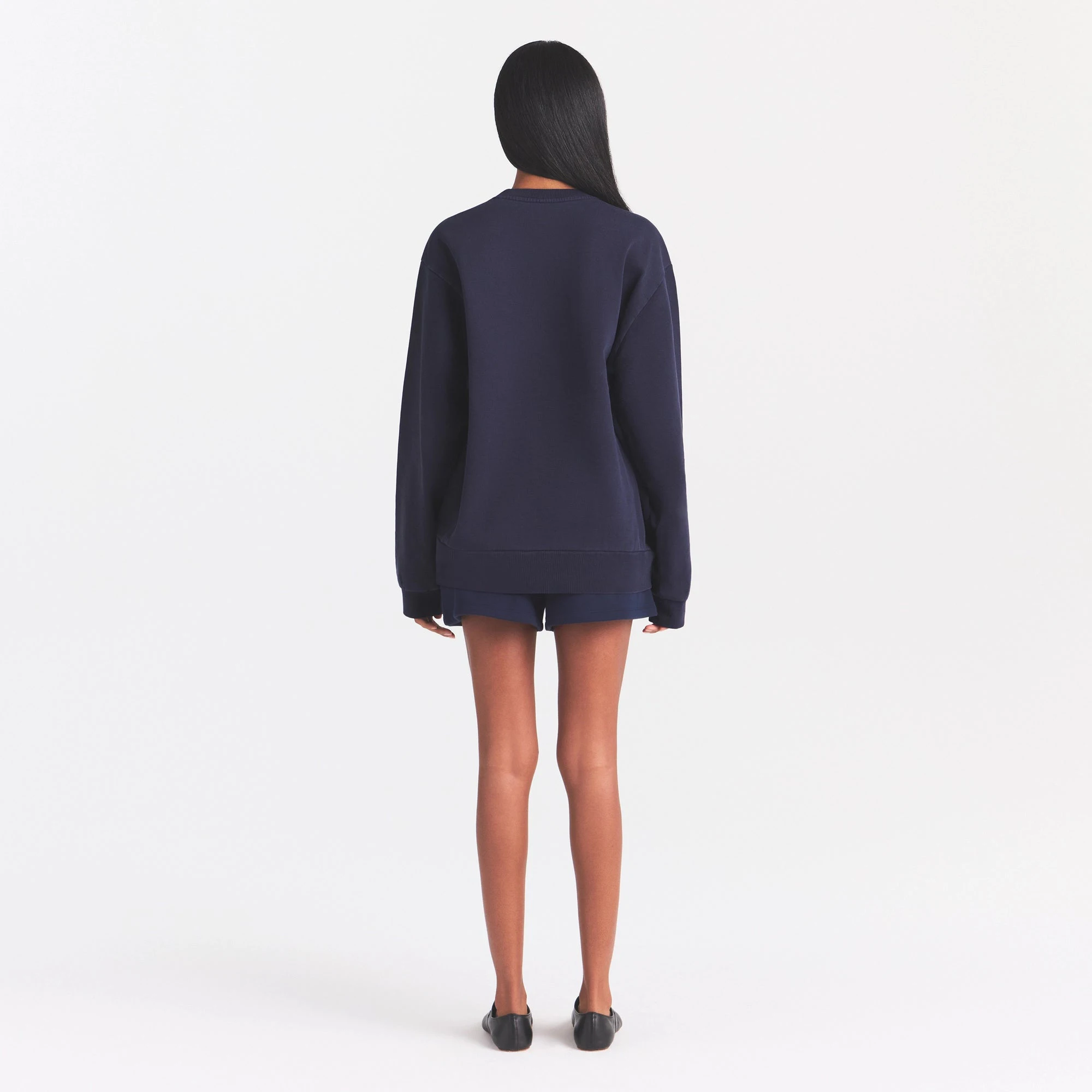 BOYFRIEND FLEECE OVERSIZED CREWNECK | BLUE BLACK SKIMS PLAID ON A MODEL | FOCUS: 0.0, 1.0, 0.9