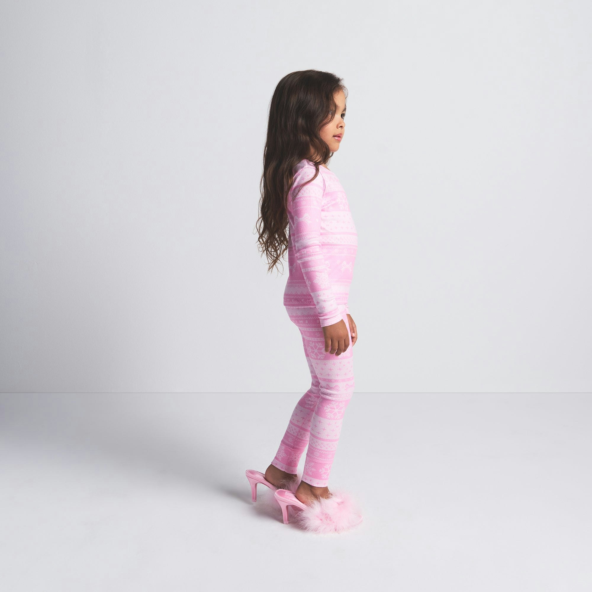 LOGO PLUSH POINTELLE KIDS LONG SLEEVE SET | BUBBLE GUM BOW FAIR ISLE @ | FOCUS: 0.0, 1.0, 0.9