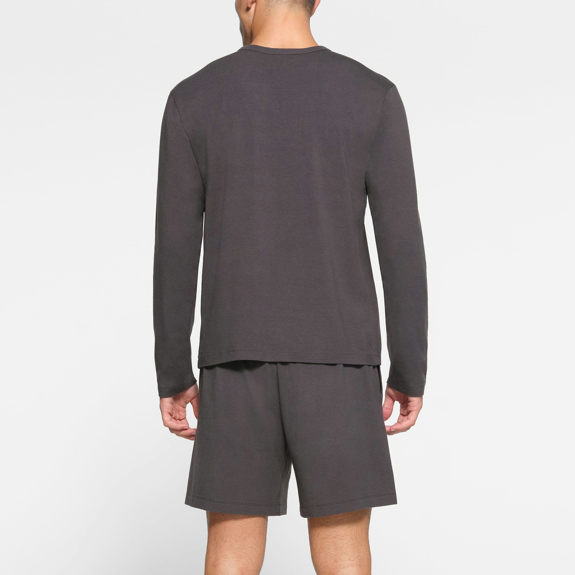 LOUNGE JERSEY MENS LONG SLEEVE T-SHIRT | ASH ON A MODEL BACK VIEW