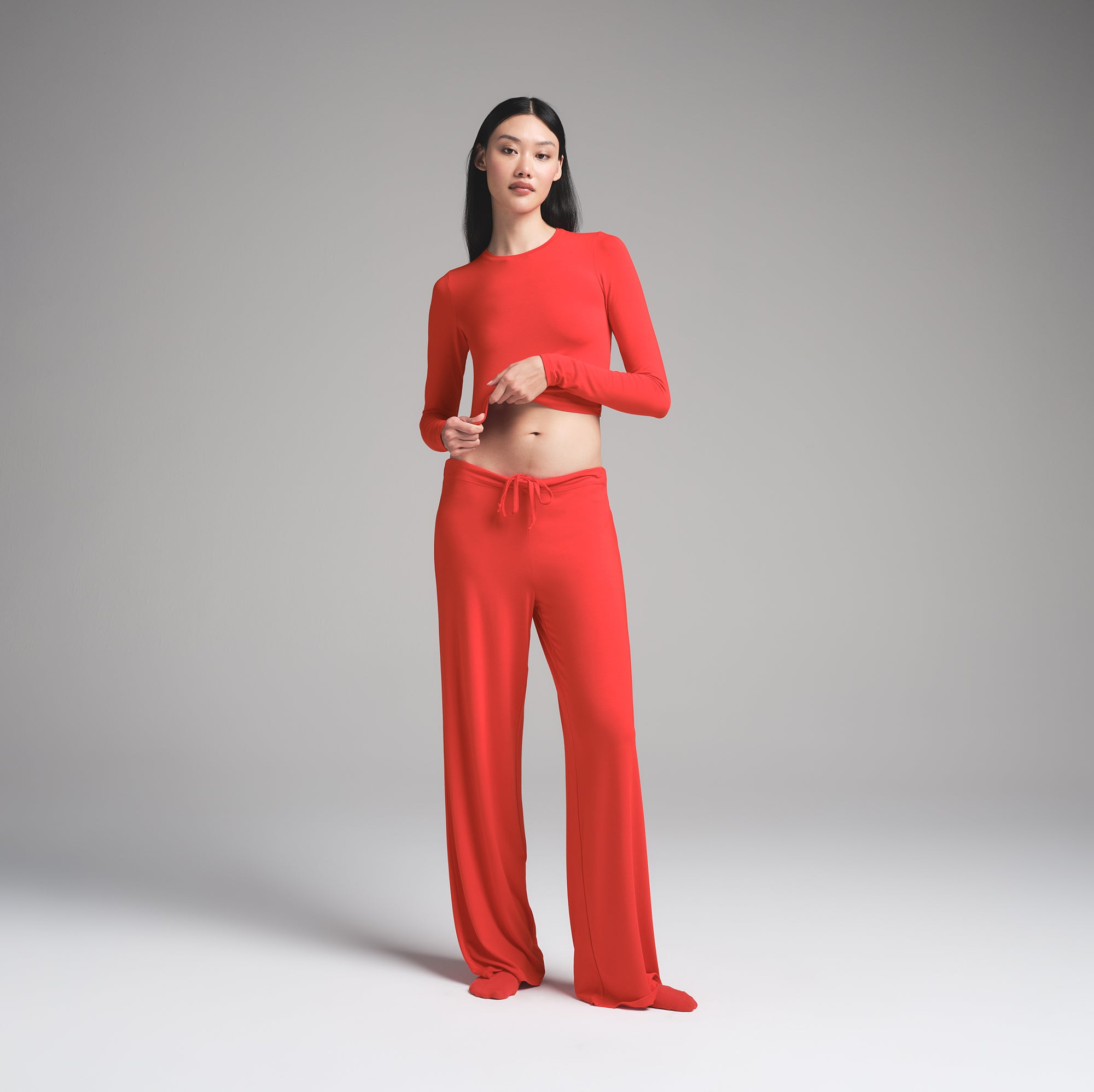 【 開梱 設置?無料 】 CROPPED SUPER SLEEP SKIMS LONG RUBY | SLEEVE トップス