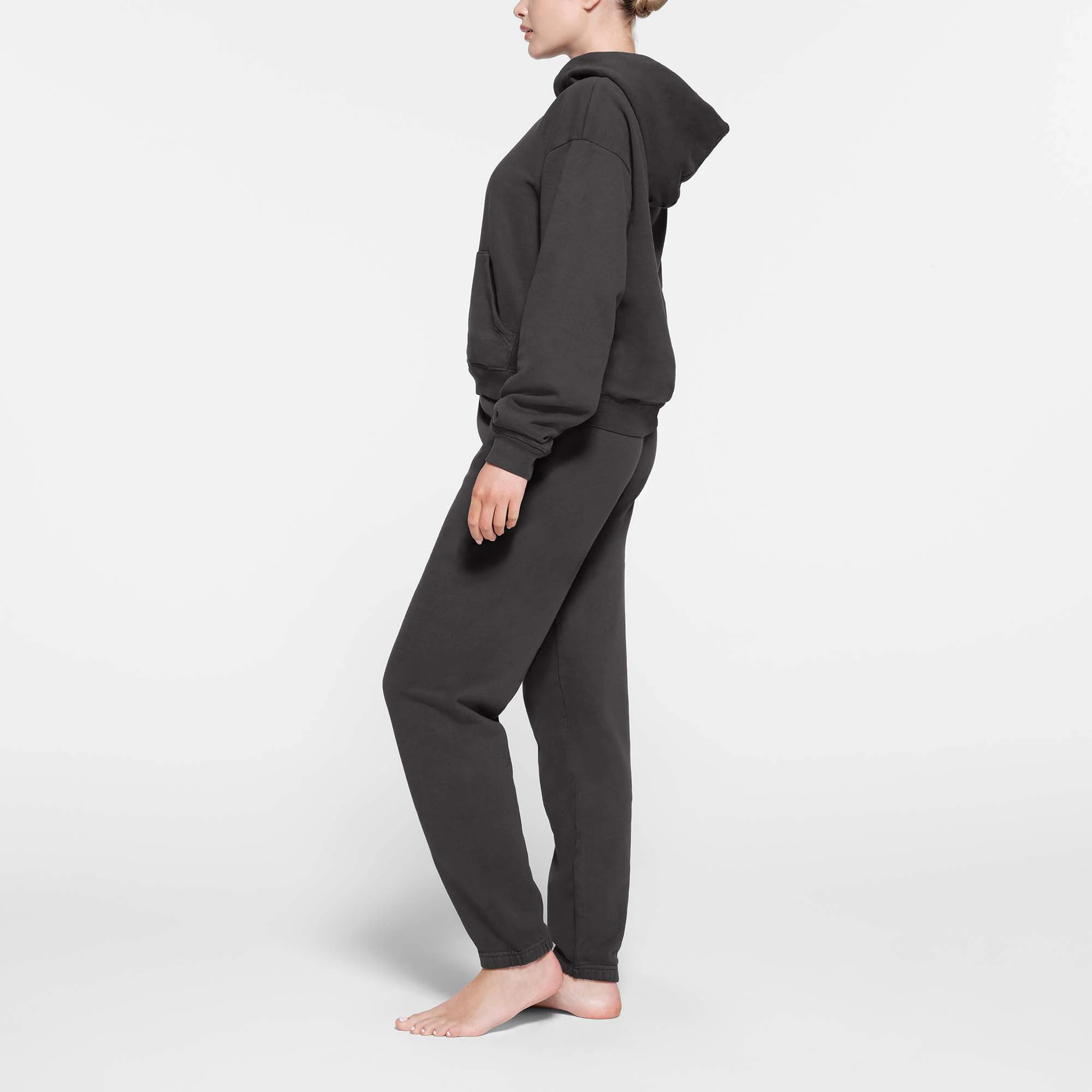 FRENCH TERRY CLASSIC HOODIE | ASH ON A MODEL SIDE VIEW