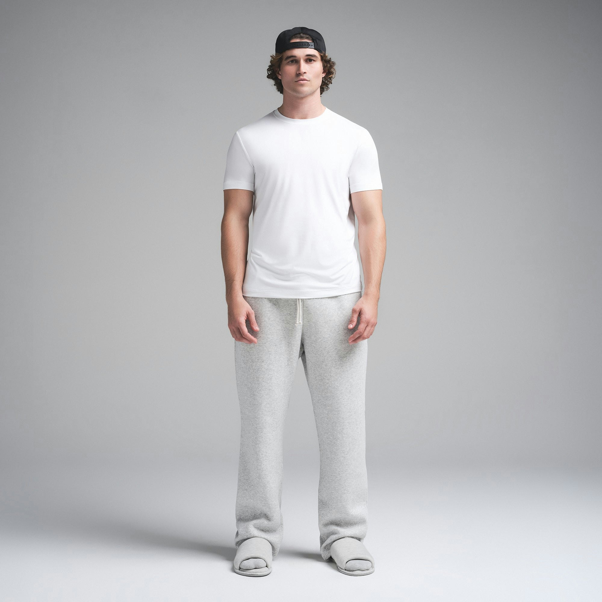 OUTDOOR JERSEY MENS CLASSIC T-SHIRT | CHALK ON A MODEL FRONT VIEW | FOCUS: 0.0, 1.0, 0.9