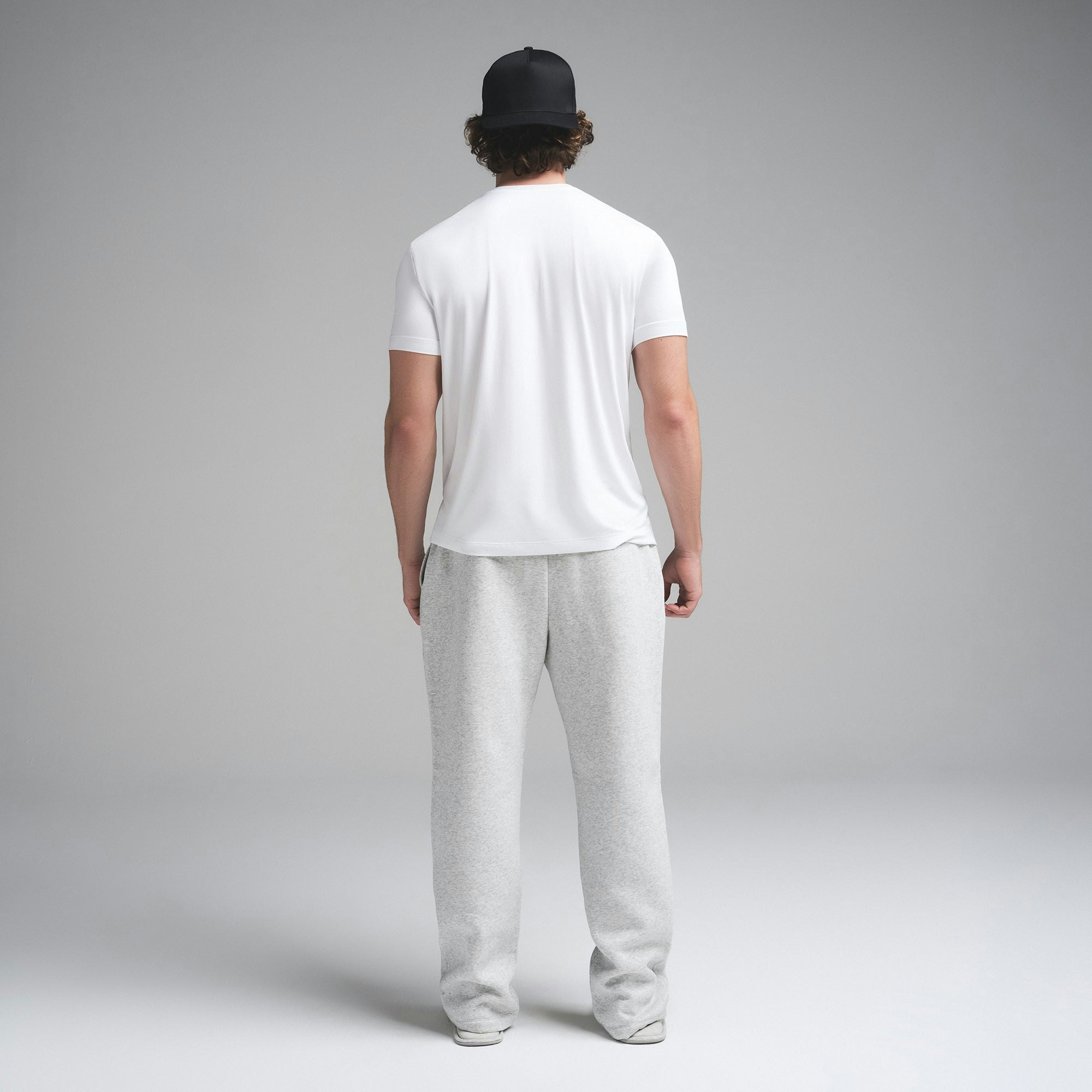 OUTDOOR JERSEY MENS CLASSIC T-SHIRT | CHALK ON A MODEL SIDE VIEW | FOCUS: 0.0, 1.0, 0.9