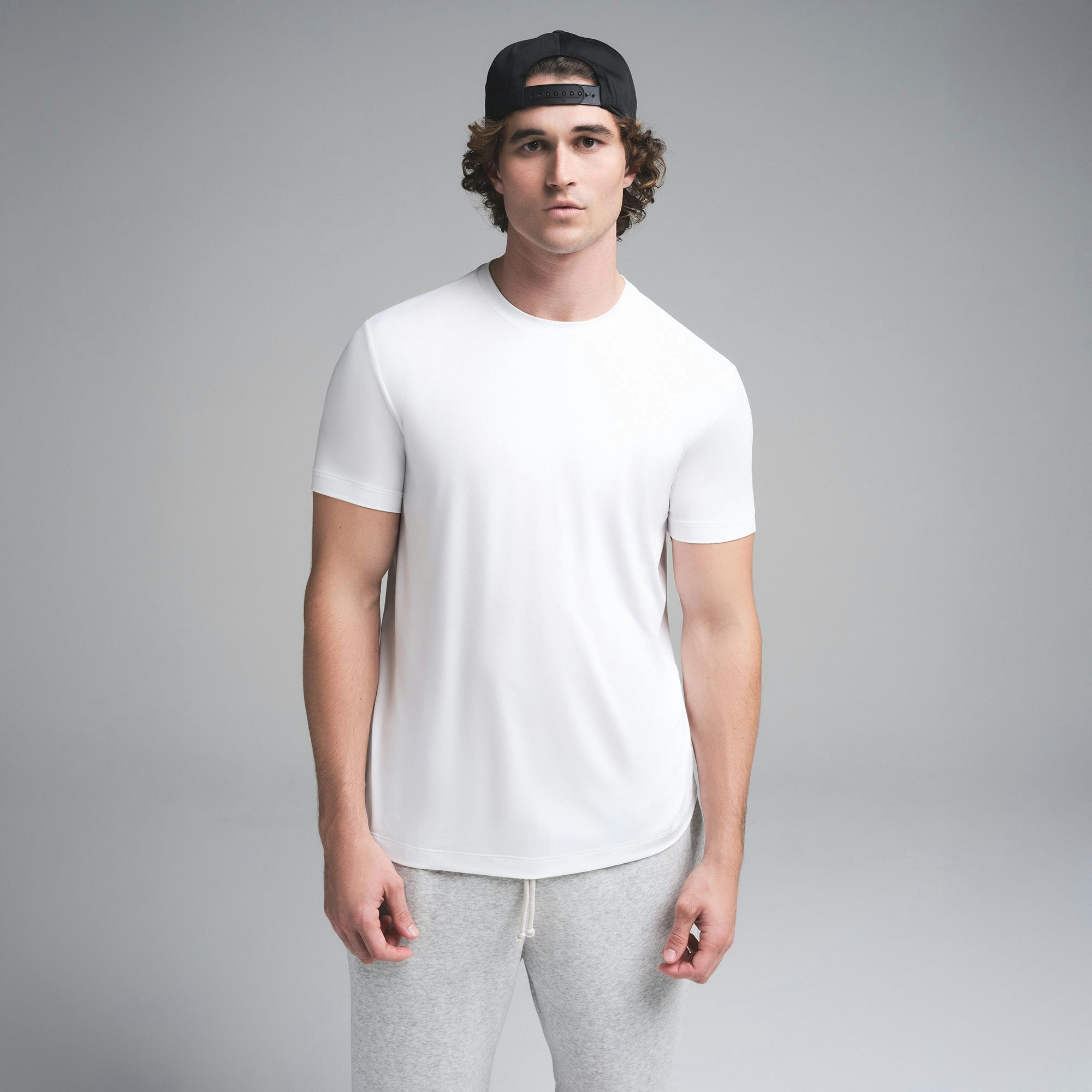 OUTDOOR JERSEY MENS CLASSIC T-SHIRT | CHALK ON A MODEL SIDE VIEW | FOCUS: 0.0, 1.0, 0.9