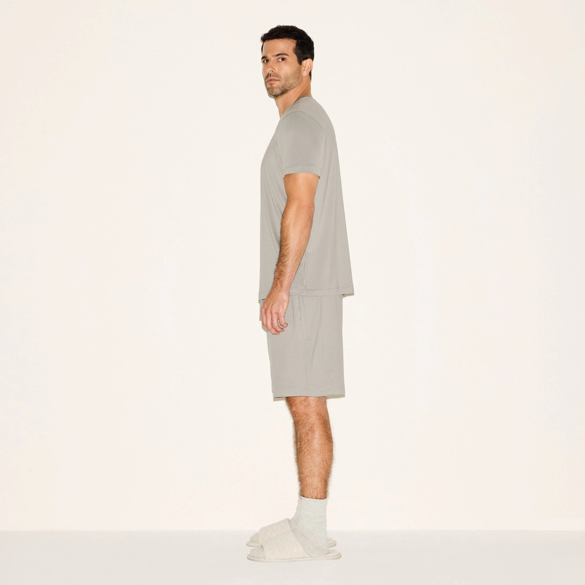 OUTDOOR JERSEY MENS CLASSIC T-SHIRT | PACIFIC ON A MODEL SIDE VIEW | FOCUS: 0.0, 1.0, 0.9