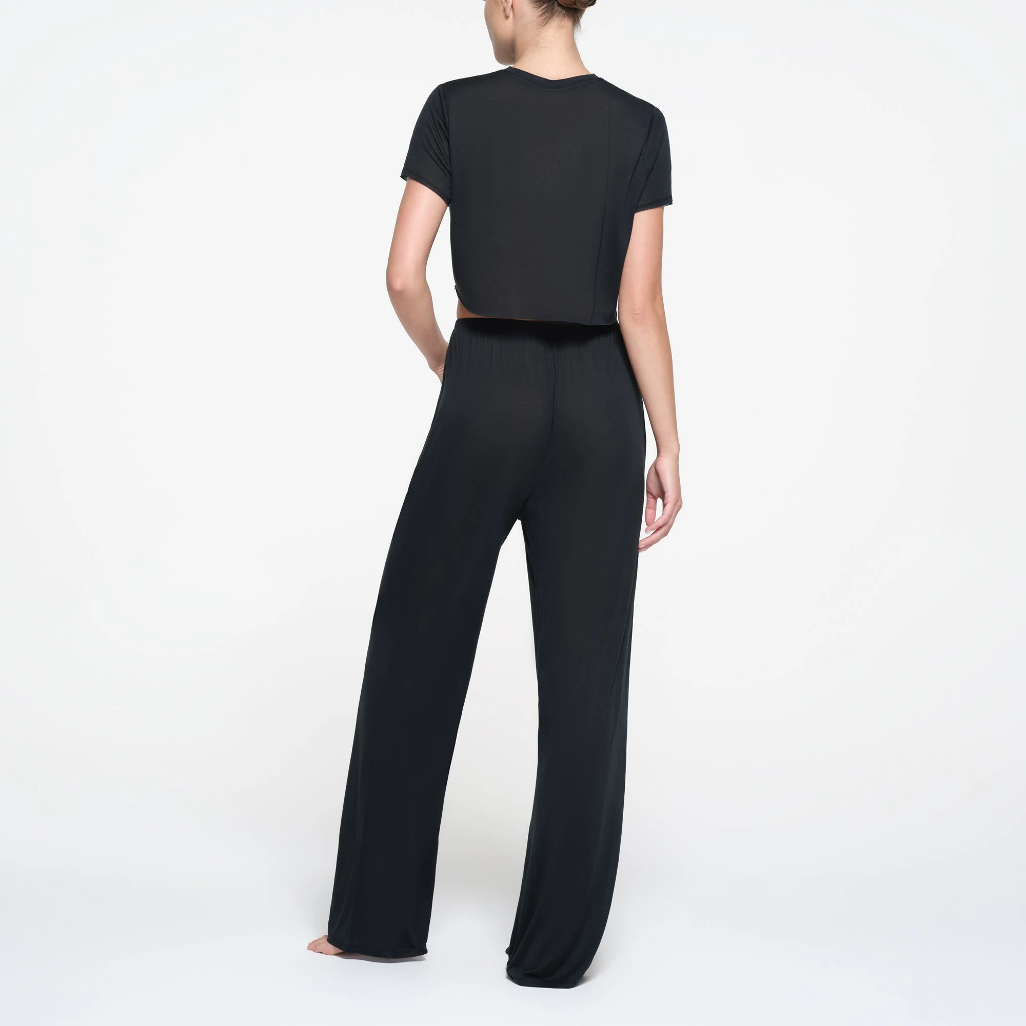 KIM'S SLEEP CROPPED CREWNECK | ONYX ON A MODEL BACK VIEW