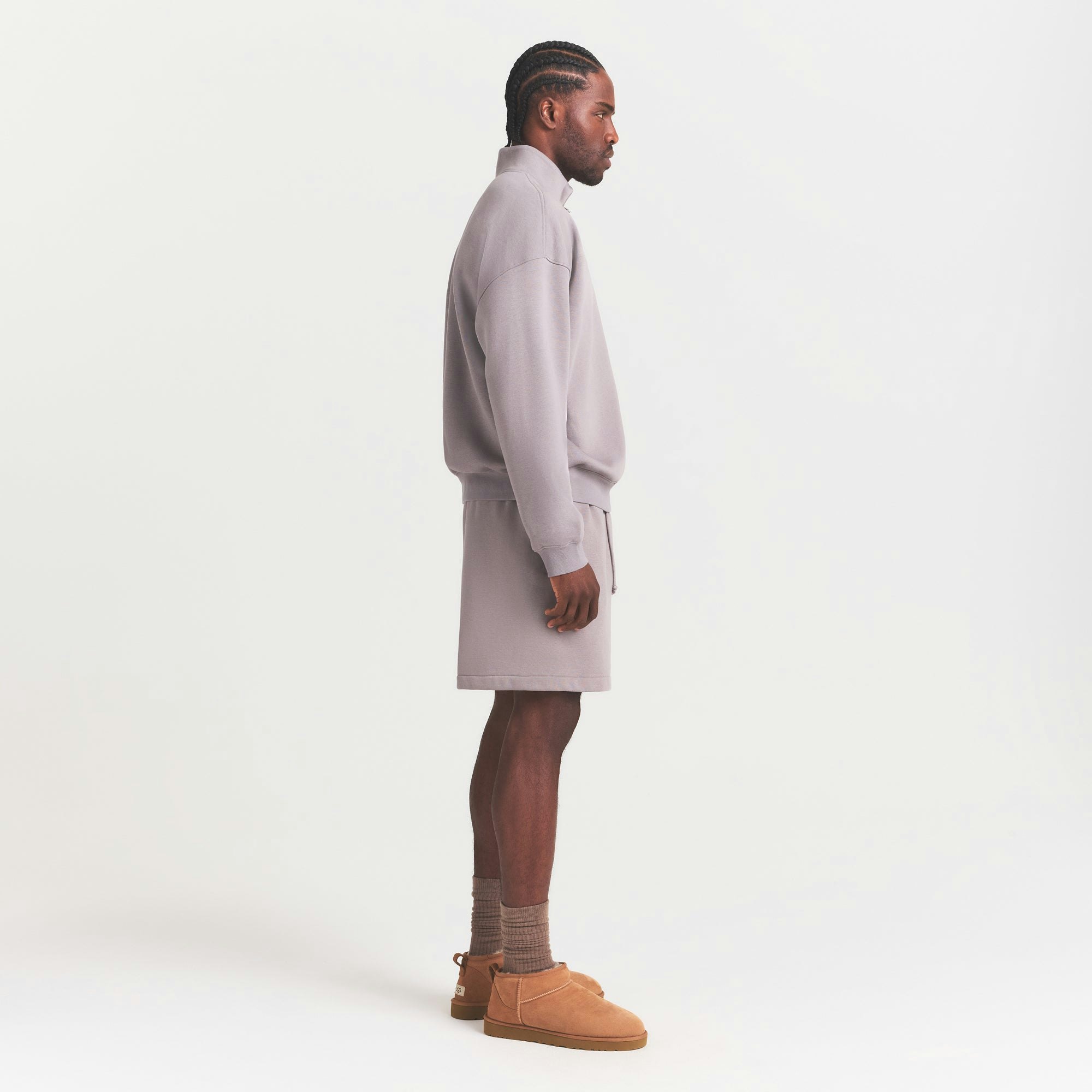 FLEECE LOUNGE MENS RELAXED QUARTER ZIP | SHADOW ON A MODEL FRONT VIEW @ | FOCUS: 0.0, 1.0, 0.9