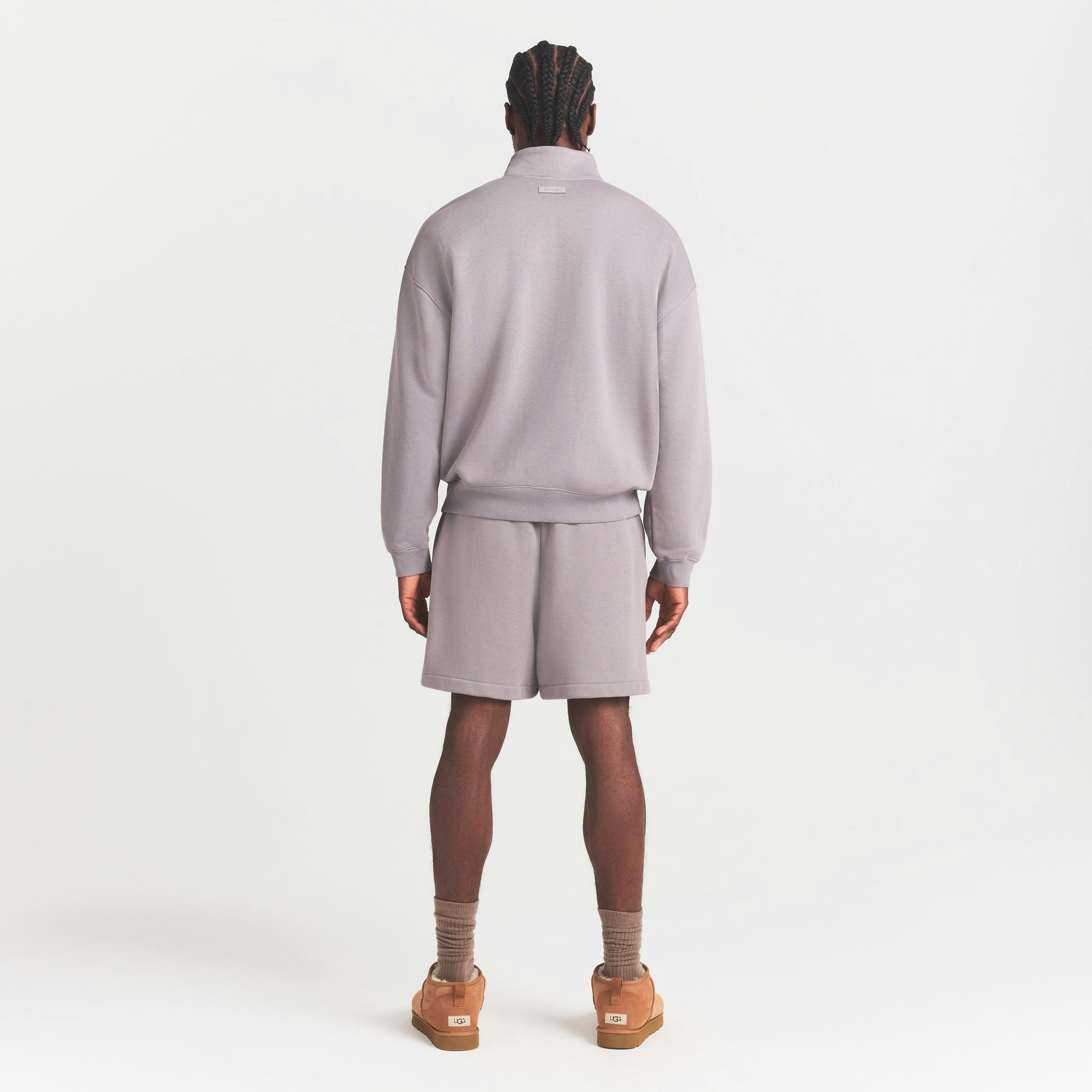 FLEECE LOUNGE MENS RELAXED QUARTER ZIP | SHADOW ON A MODEL FRONT VIEW @ | FOCUS: 0.0, 1.0, 0.9