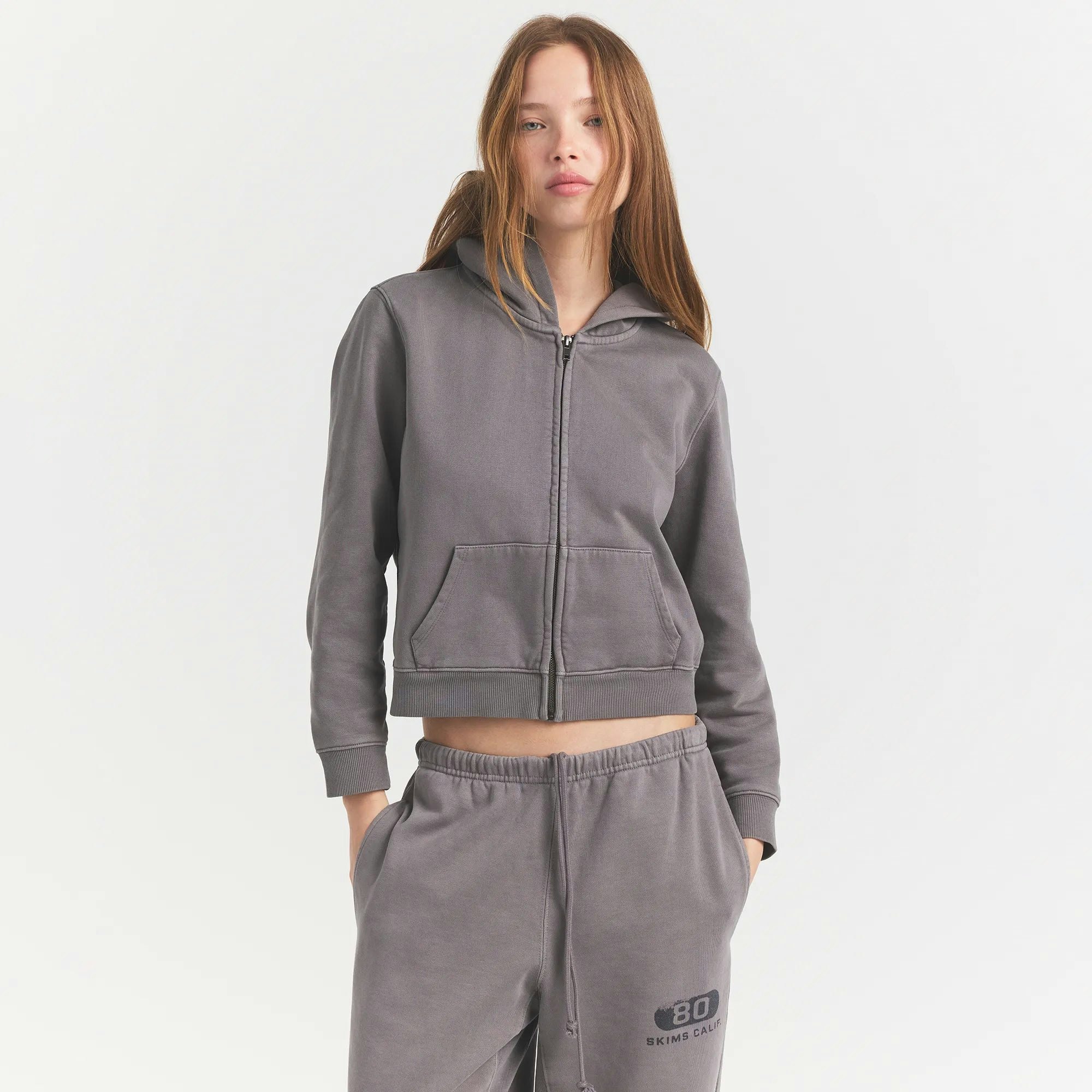 BOYFRIEND FLEECE ZIP UP HOODIE | SHADOW ON A MODEL FRONT VIEW @ | FOCUS: 0.0, 1.0, 0.9 