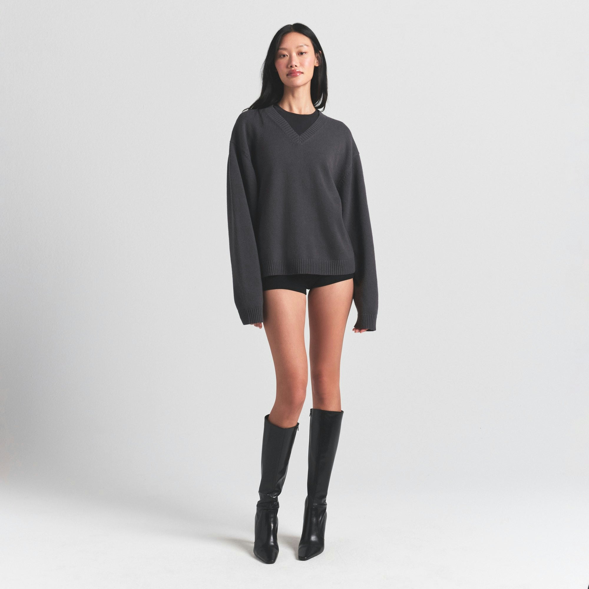 SWEATER KNITS PULLOVER V NECK | ASH ON A MODEL FRONT VIEW @ | FOCUS: 0.0, 1.0, 0.9