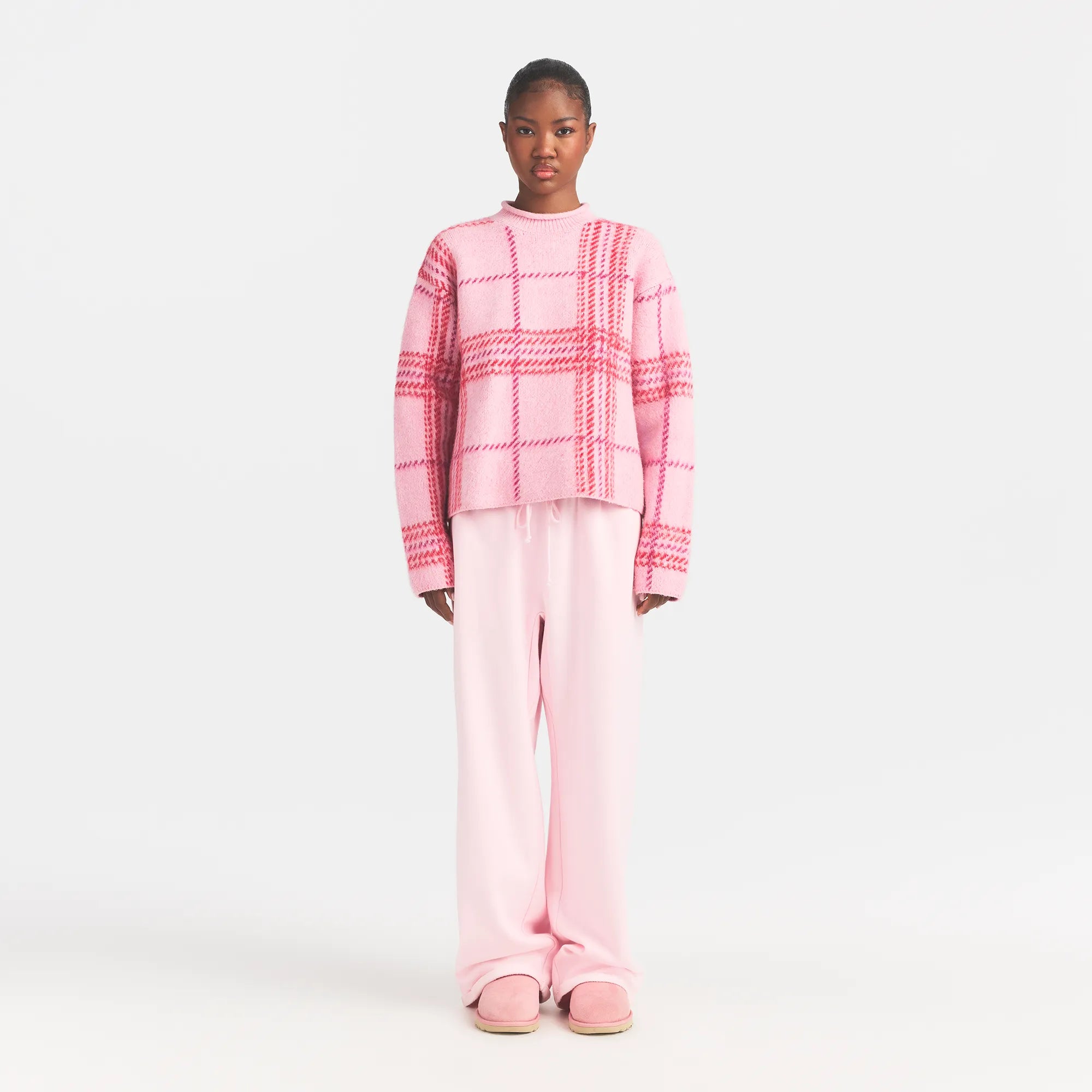BRUSHED PLAID BOXY PULLOVER | PINK BIG HOLLY PLAID ON A MODEL FRONT VIEW @ | FOCUS: 0.0, 1.0, 0.9