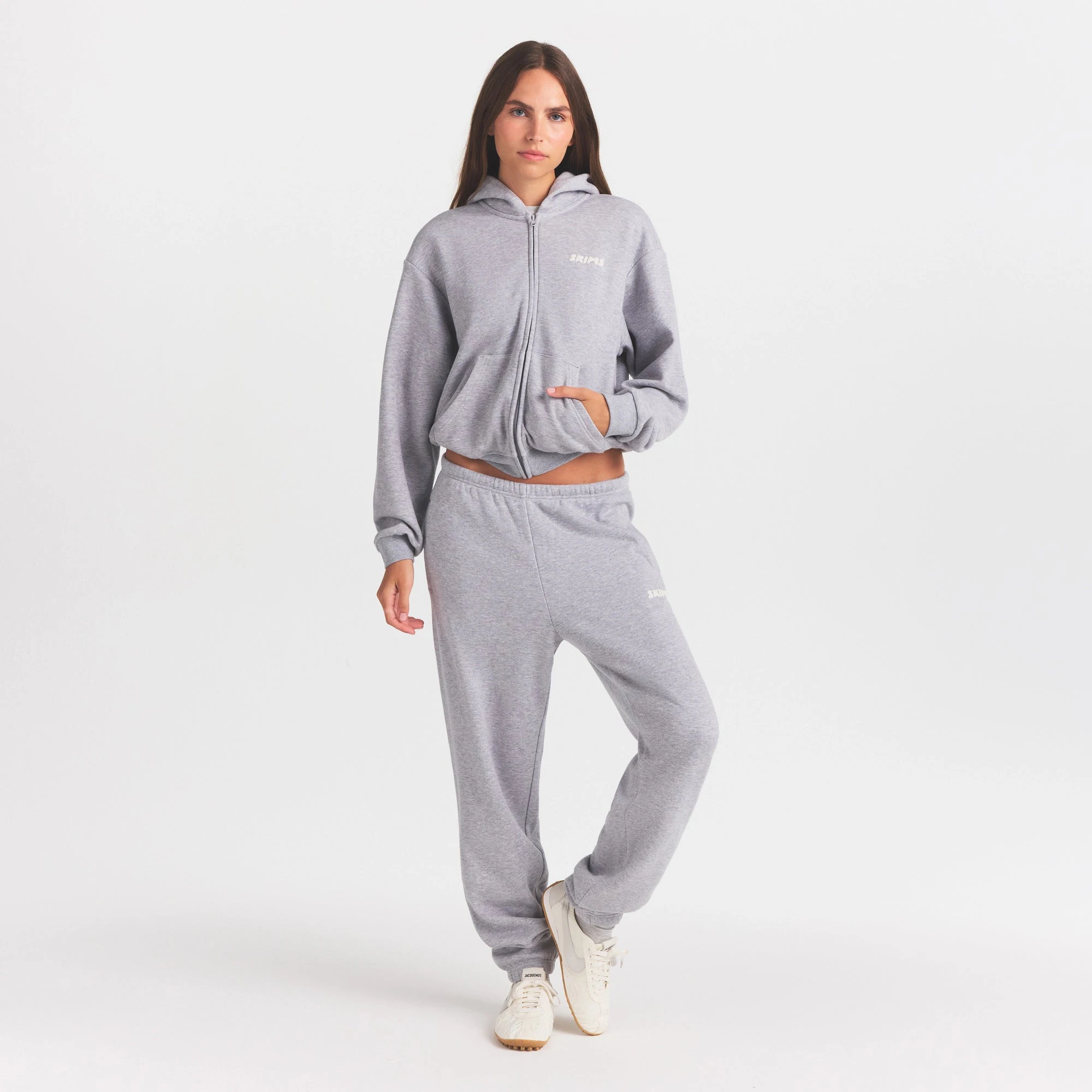 COTTON FLEECE CLASSIC ZIP UP HOODIE | HEATHER GREY ON A MODEL FRONT VIEW @ | FOCUS: 0.0, 1.0, 0.9