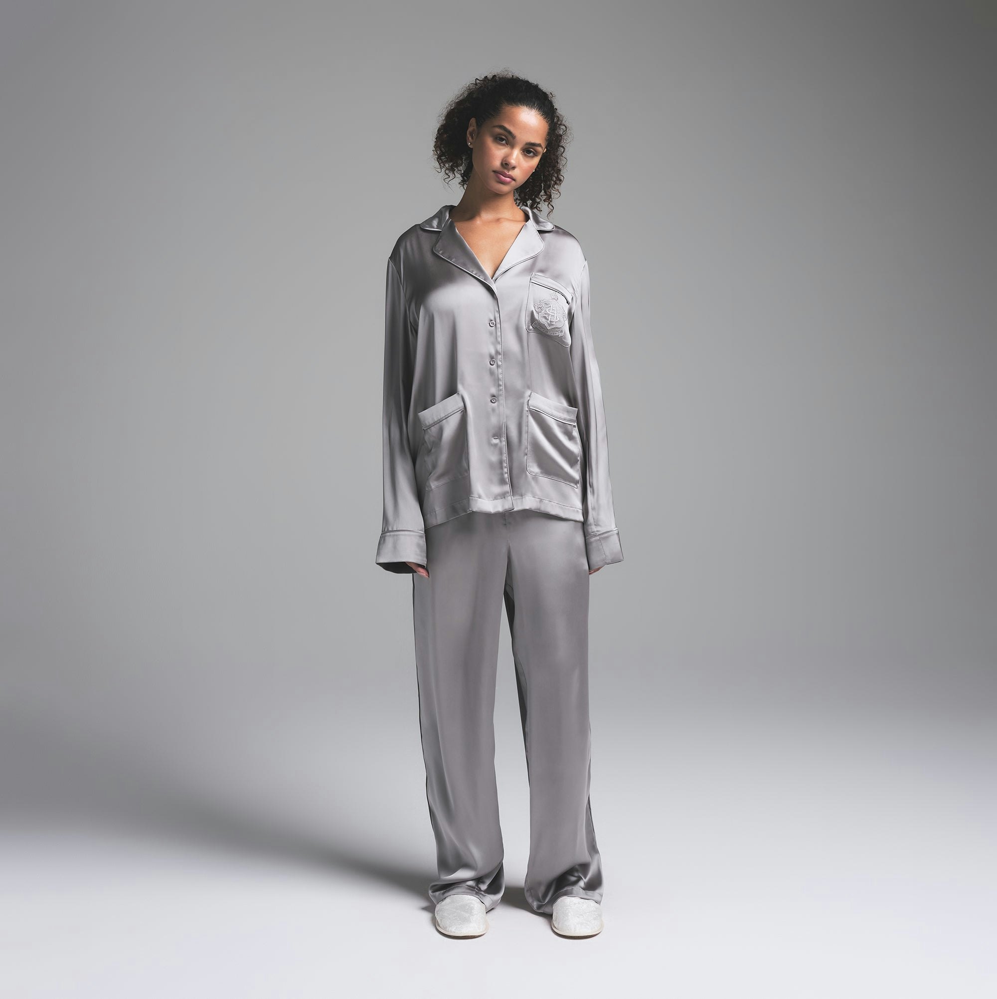 SKIMS HOTEL SHINE LONG SLEEVE BUTTON UP SLEEP SET | MIRROR ON A MODEL FRONT VIEW | FOCUS: 0.0, 1.0, 0.9