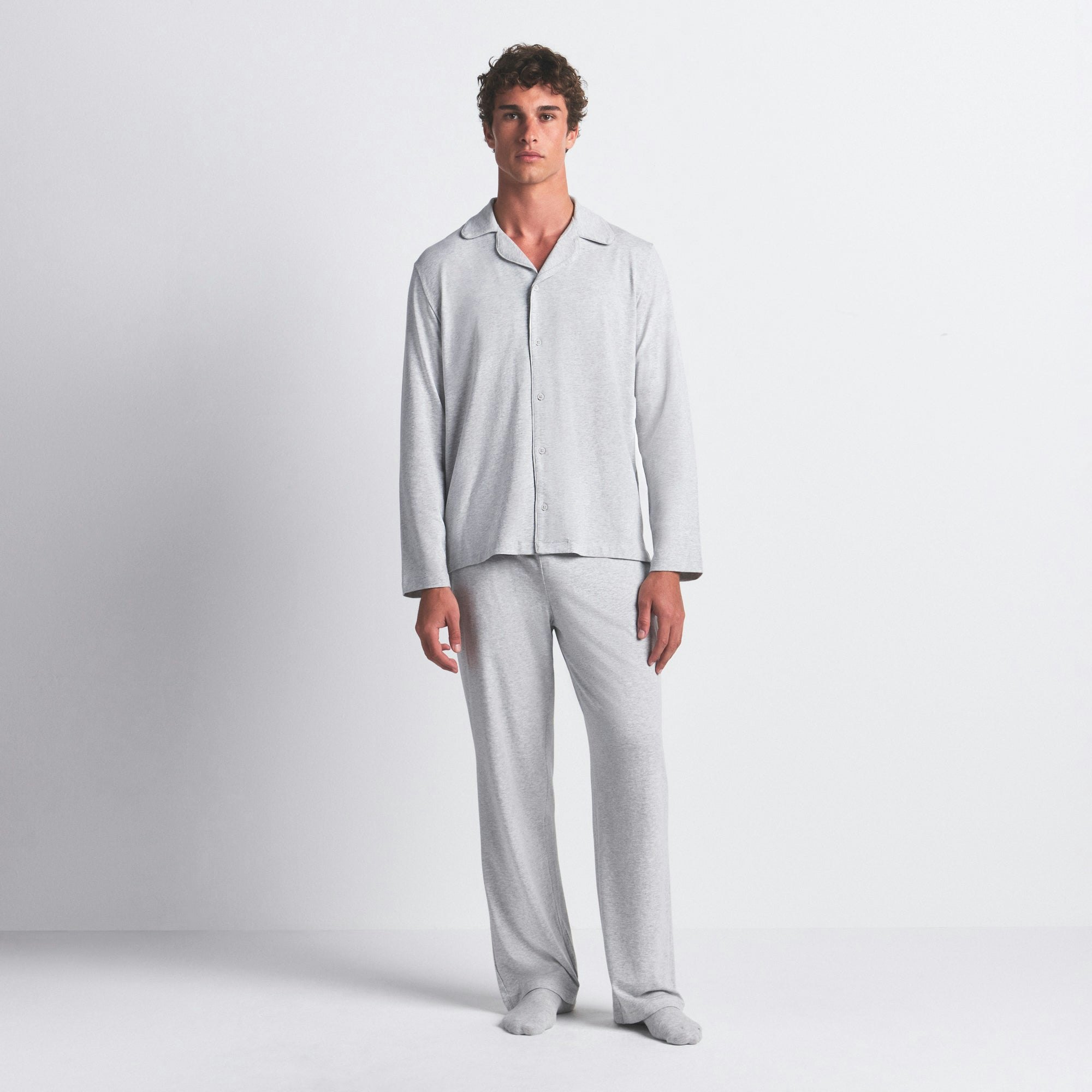 JERSEY SLEEP MENS SLEEP SET | LIGHT HEATHER GREY ON A MODEL FRONT VIEW @ | FOCUS: 0.0, 1.0, 0.9