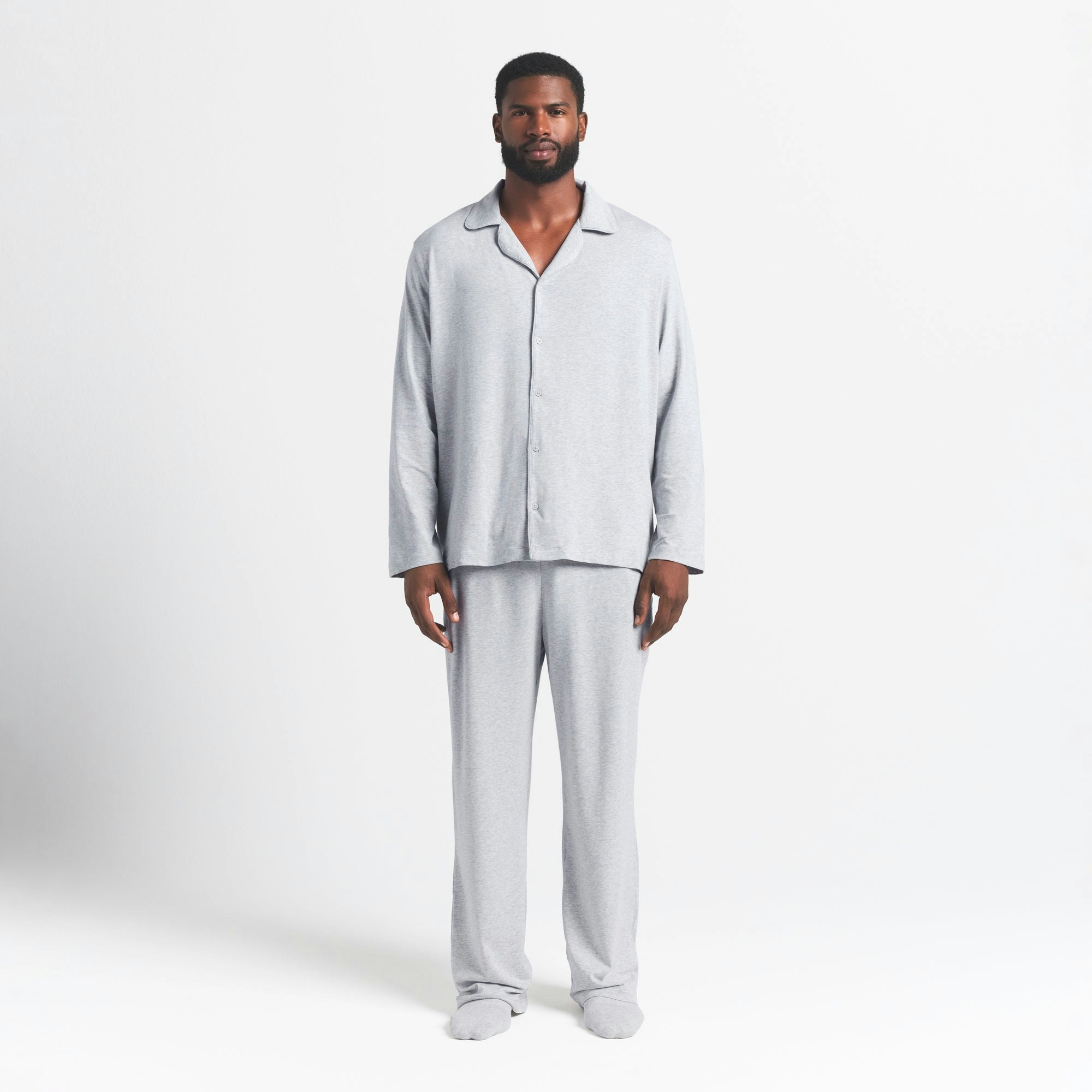 JERSEY SLEEP MENS SLEEP SET | LIGHT HEATHER GREY ON A MODEL FRONT VIEW @ | FOCUS: 0.0, 1.0, 0.9