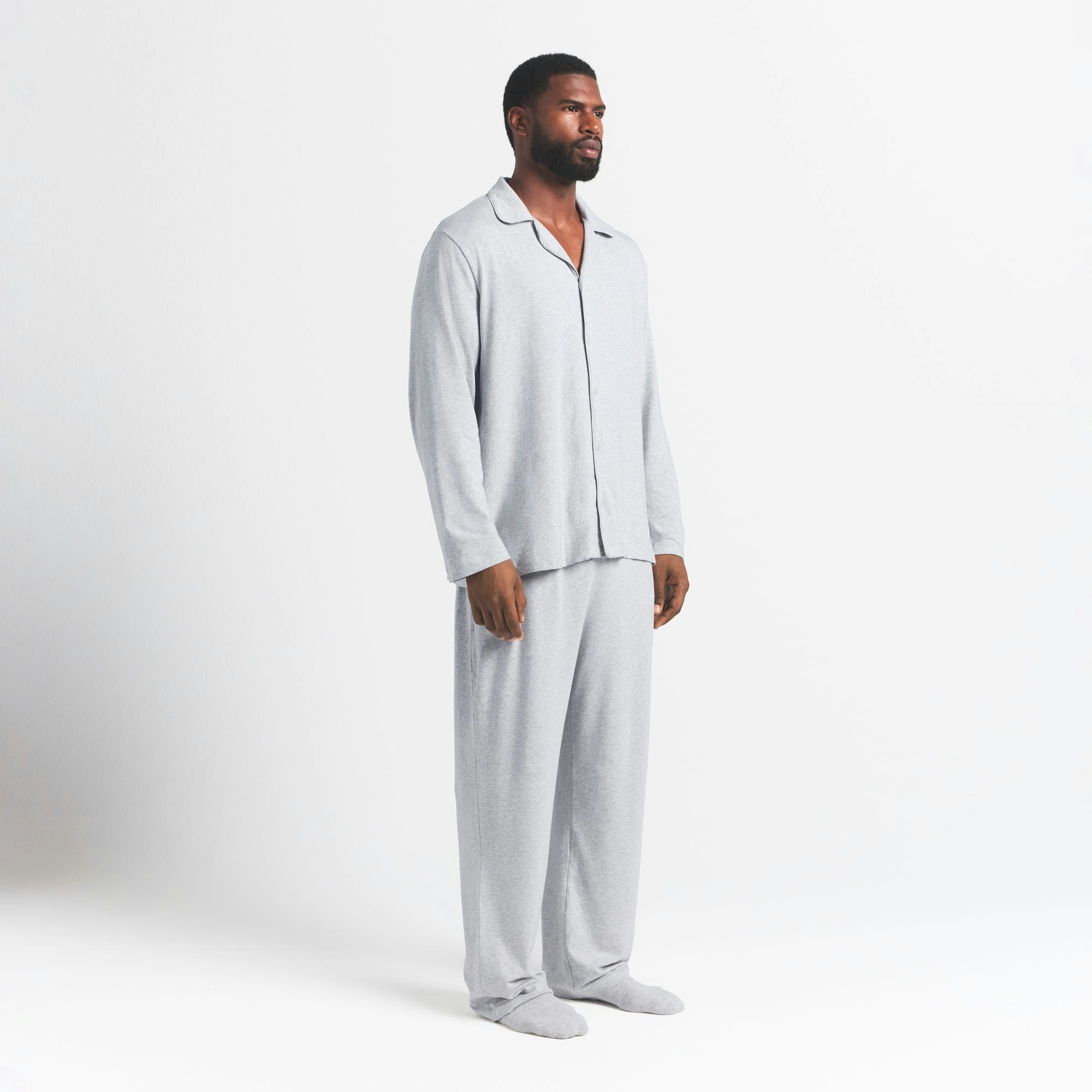 JERSEY SLEEP MENS SLEEP SET | LIGHT HEATHER GREY ON A MODEL FRONT VIEW @ | FOCUS: 0.0, 1.0, 0.9