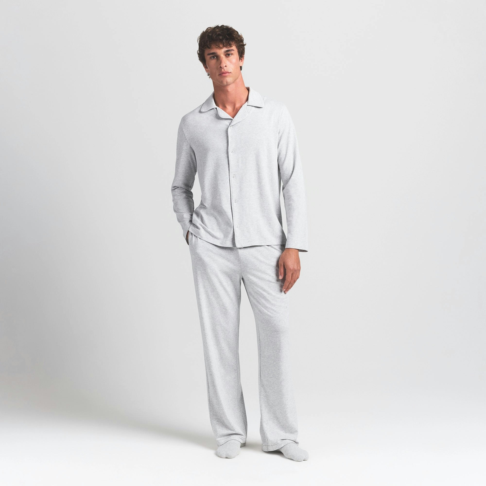 JERSEY SLEEP MENS SLEEP SET | LIGHT HEATHER GREY ON A MODEL FRONT VIEW @ | FOCUS: 0.0, 1.0, 0.9