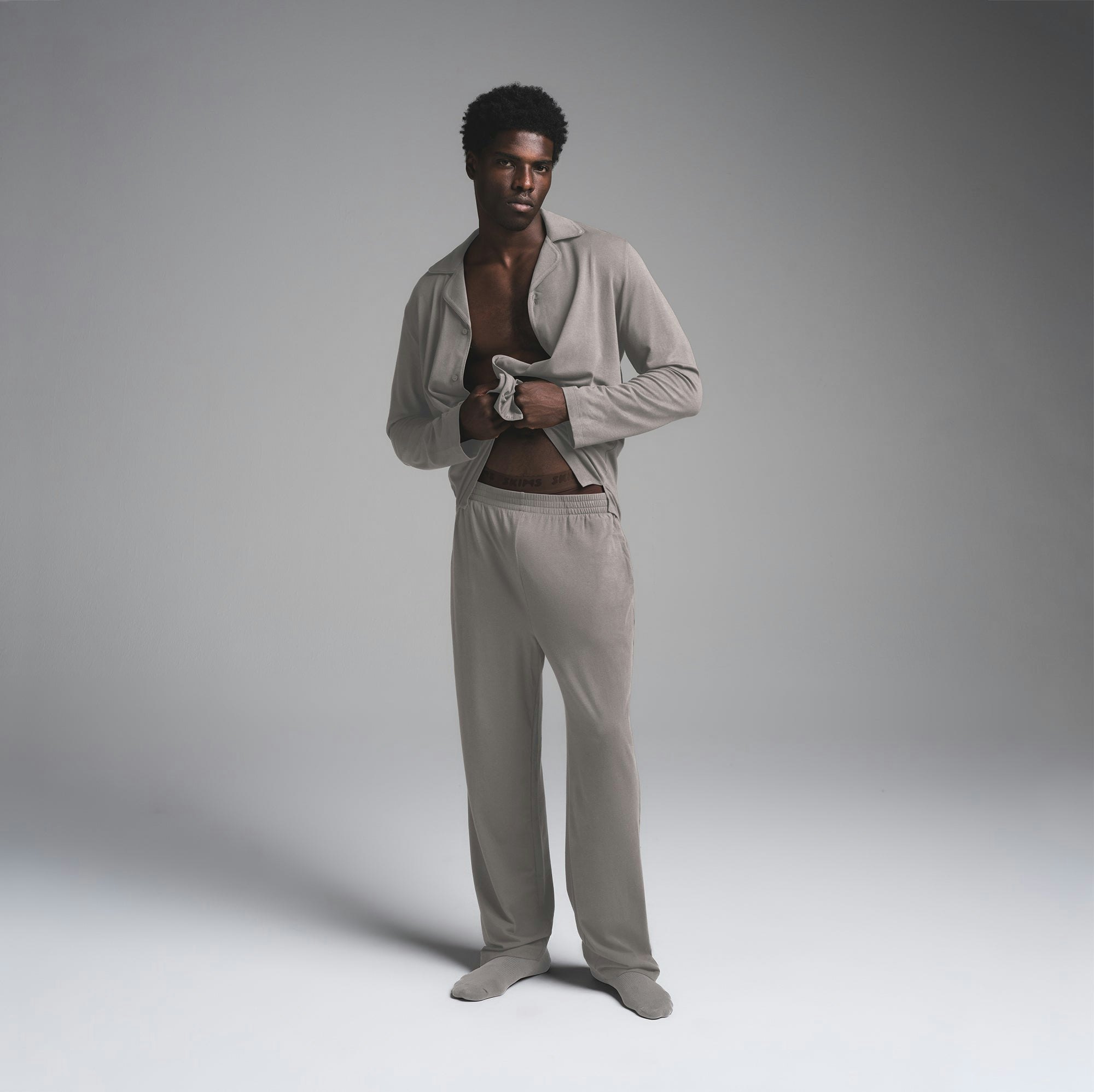 JERSEY SLEEP MENS SLEEP SET | MIRROR ON A MODEL FRONT VIEW | FOCUS: 0.0, 1.0, 0.9