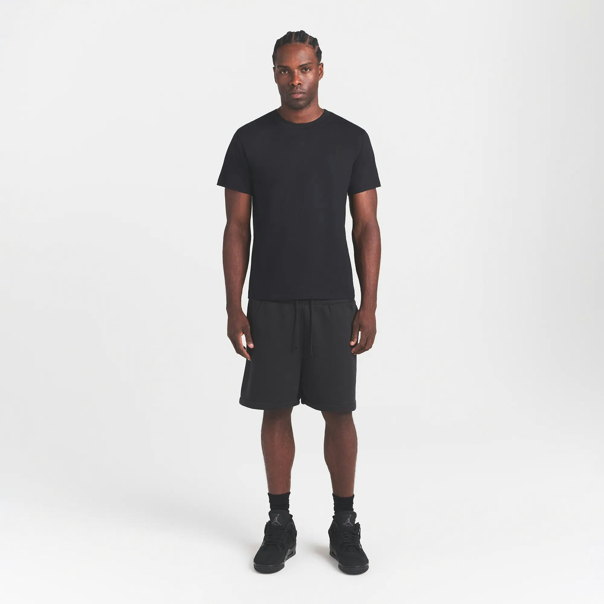 HEAVYWEIGHT COTTON MENS CLASSIC CREW NECK T-SHIRT | OBSIDIAN ON A MODEL FRONT VIEW @ | FOCUS: 0.0, 1.0, 0.9