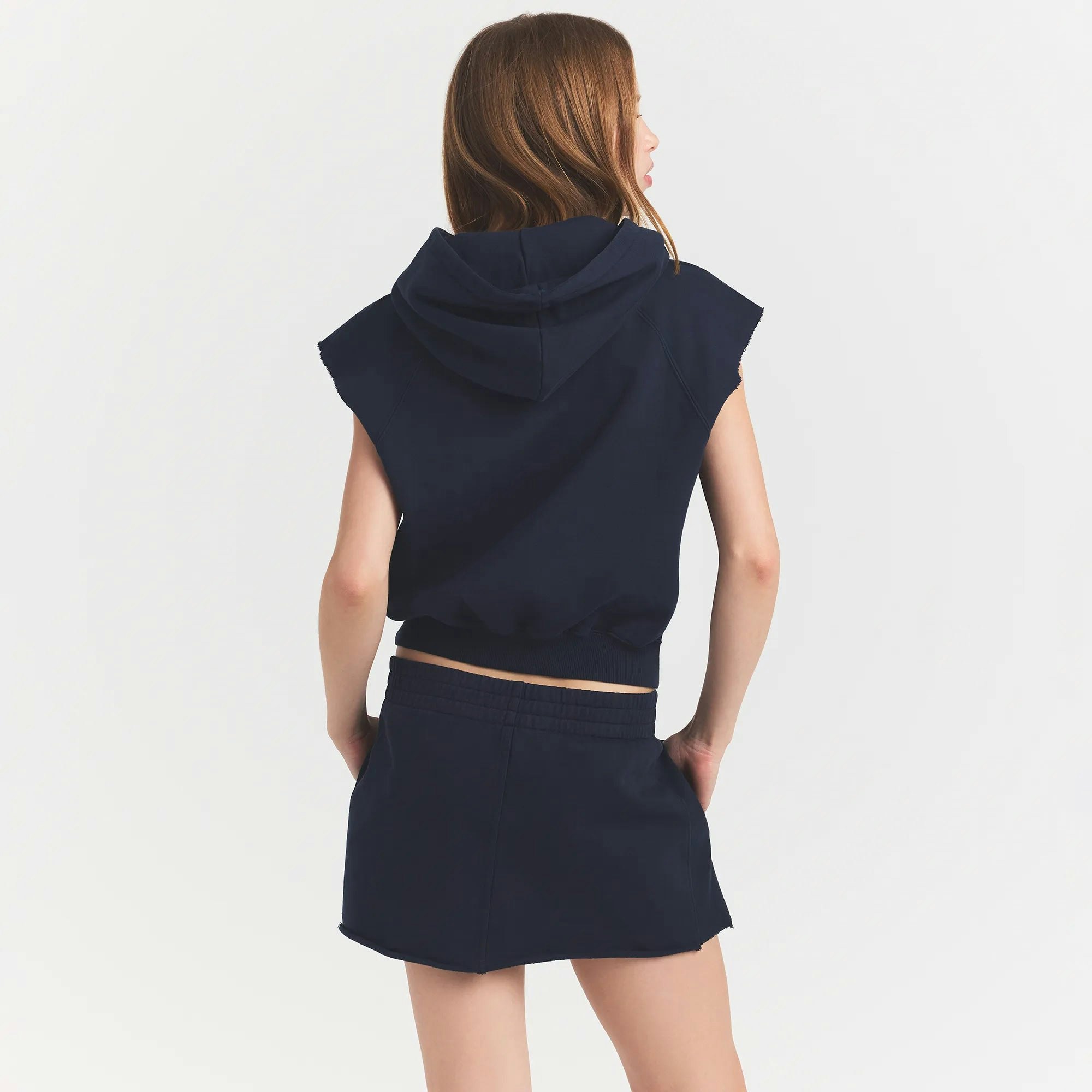 BOYFRIEND FLEECE MUSCLE PULLOVER | NAVY ON A MODEL BACK VIEW @ | FOCUS: 0.0, 1.0, 0.9 