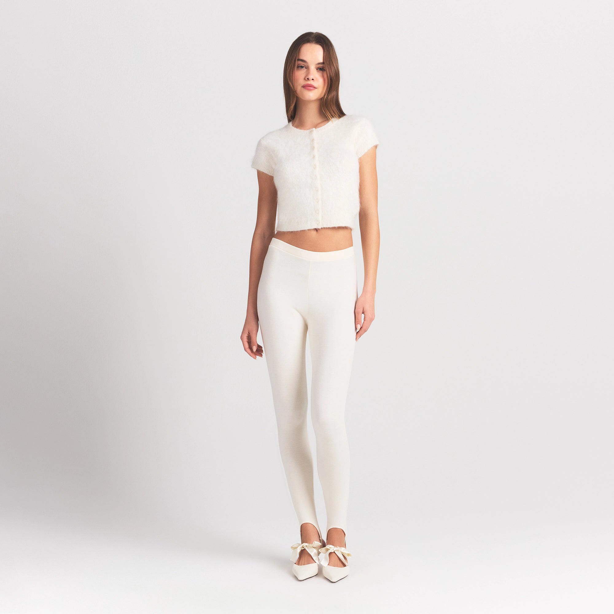 BRUSHED ALPACA SHORT SLEEVE CARDIGAN | EGRET ON A MODEL FRONT VIEW @ | FOCUS: 0.0, 1.0, 0.9