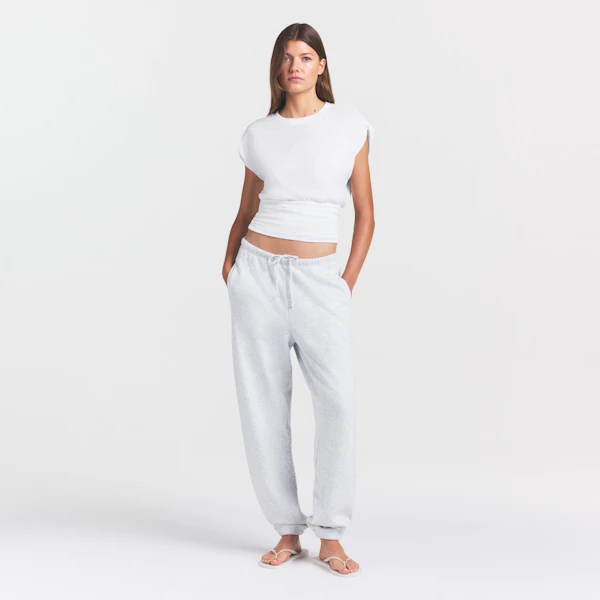 WORN IN JERSEY RUCHED TEE | SNOW ON A MODEL FRONT VIEW