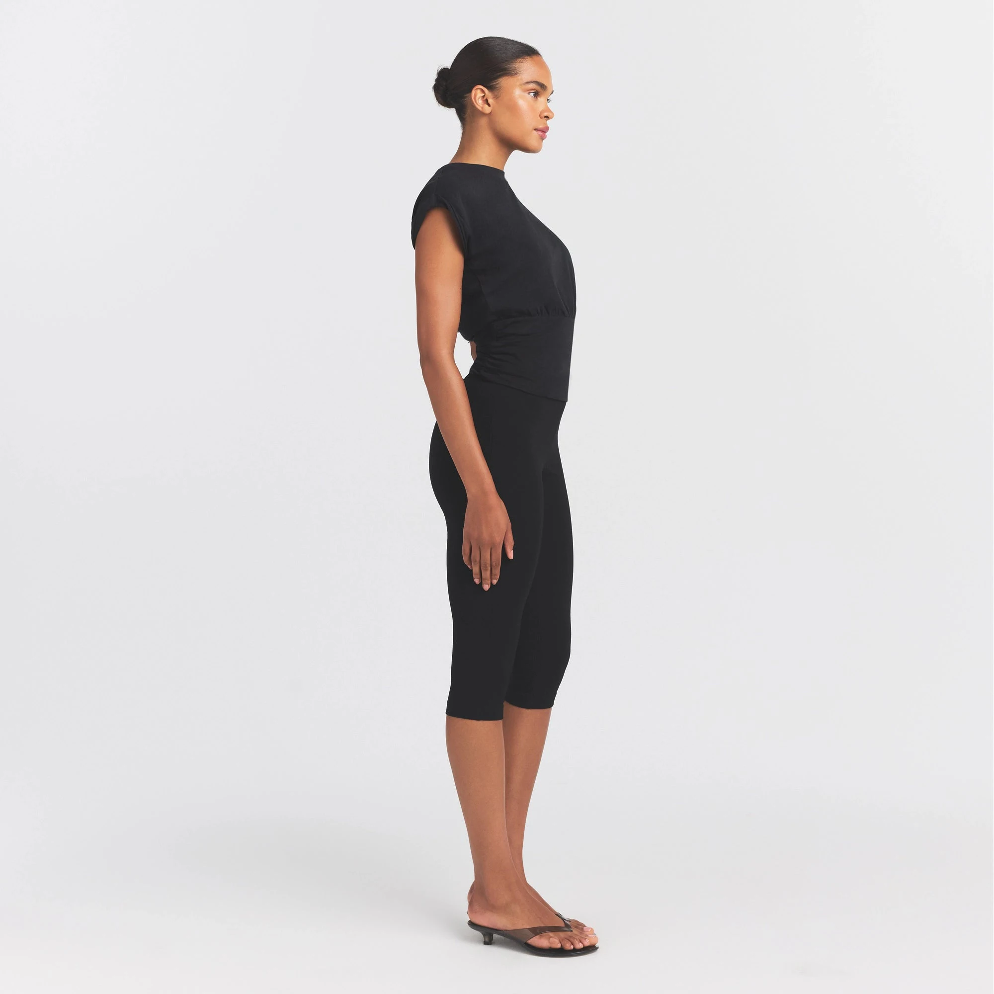 WORN IN JERSEY RUCHED TEE | WASHED ONYX ON A MODEL FRONT VIEW @ | FOCUS: 0.0, 1.0, 0.9