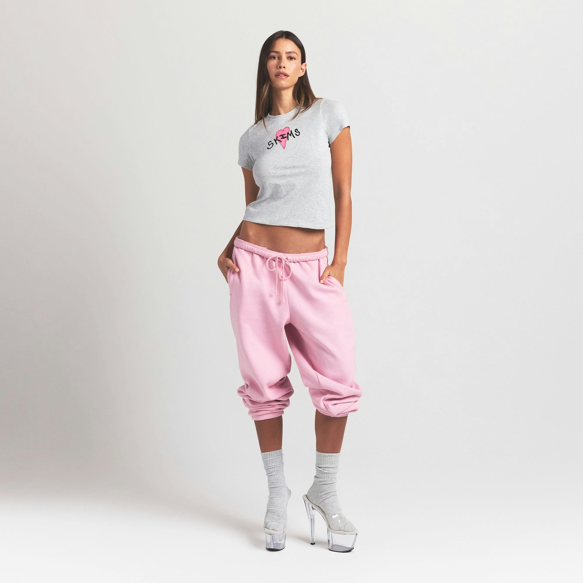 WORN IN JERSEY T-SHIRT | LIGHT HEATHER GREY SKIMS HEART ON A MODEL FRONT VIEW @ | FOCUS: 0.0, 1.0, 0.9