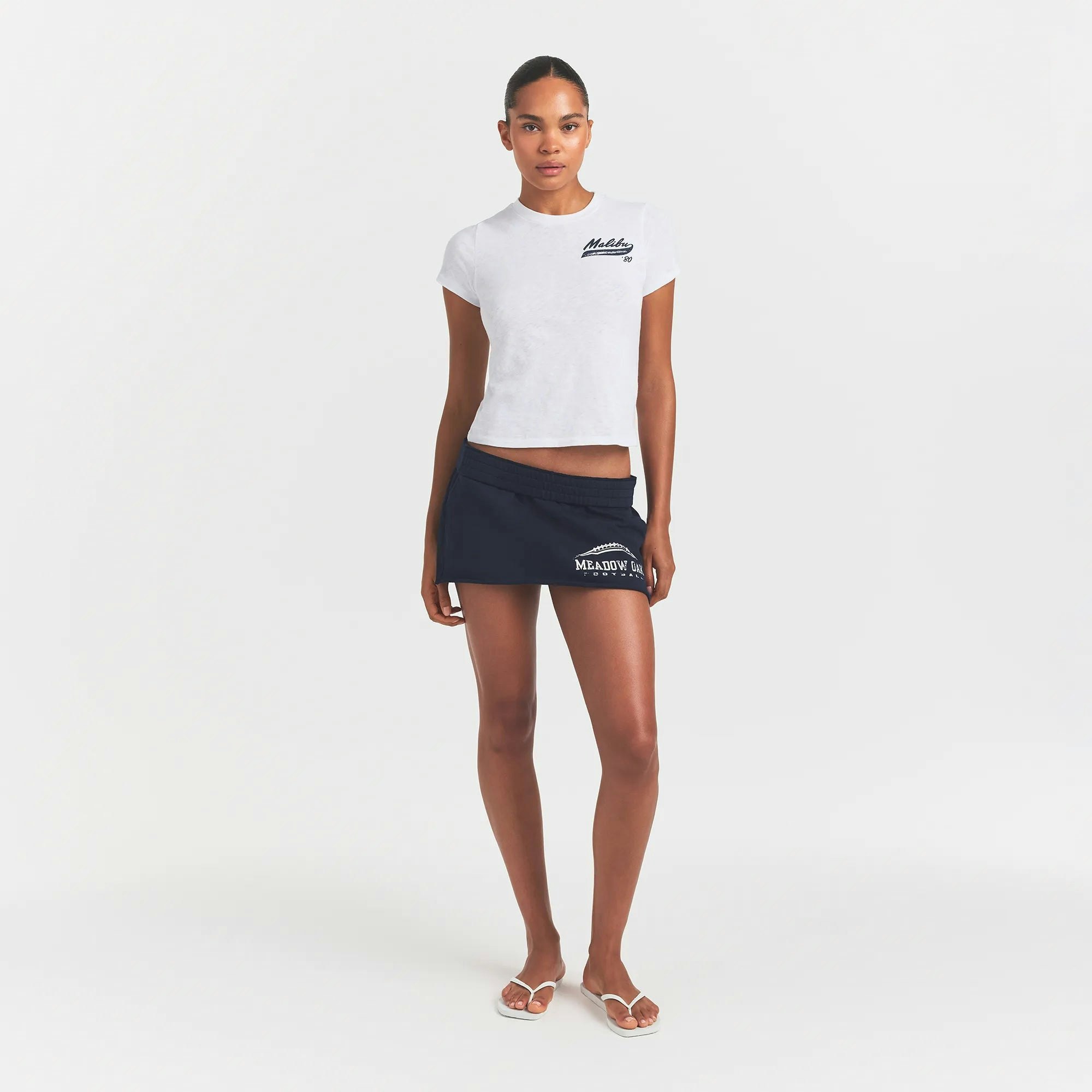 WORN IN JERSEY T-SHIRT | SNOW MALIBU SKIMS ON A MODEL FRONTVIEW @ | FOCUS: 0.0, 1.0, 0.9 