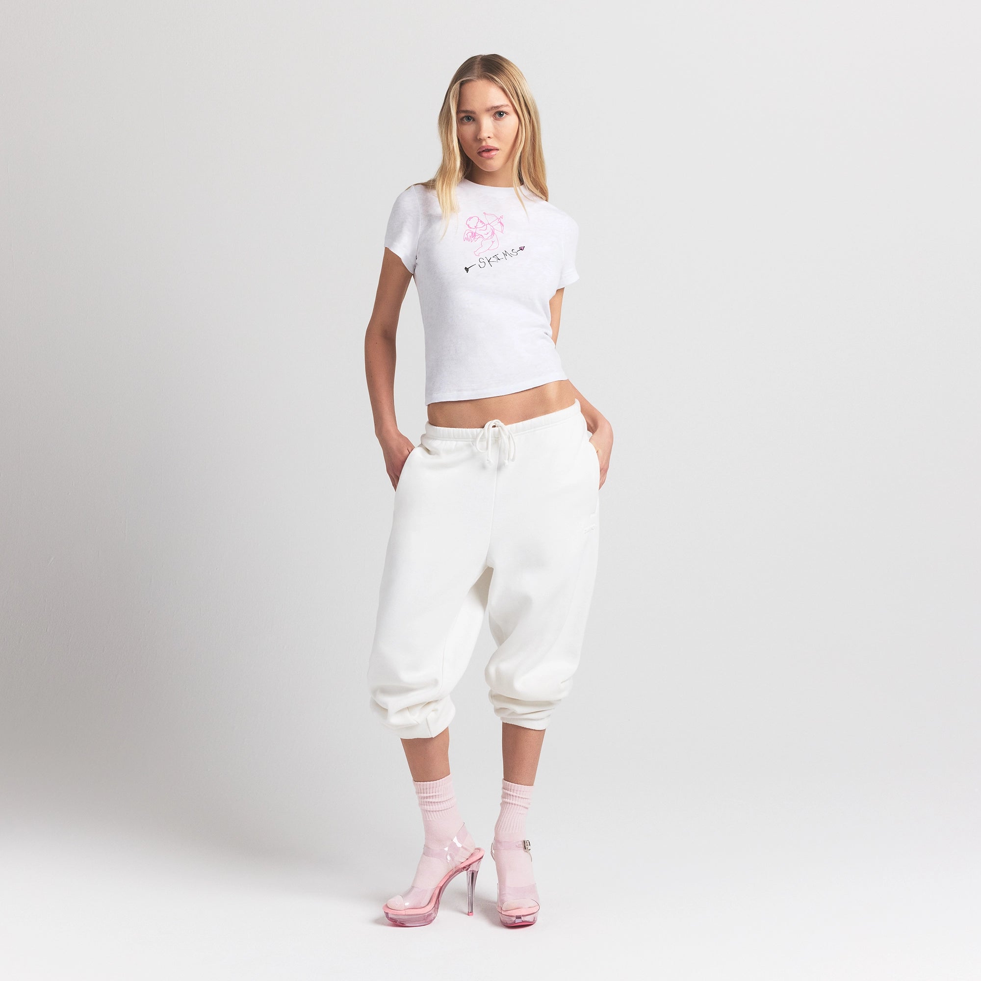 WORN IN JERSEY T-SHIRT | SNOW SKIMS ANGEL ON A MODEL FRONT VIEW @ | FOCUS: 0.0, 1.0, 0.9