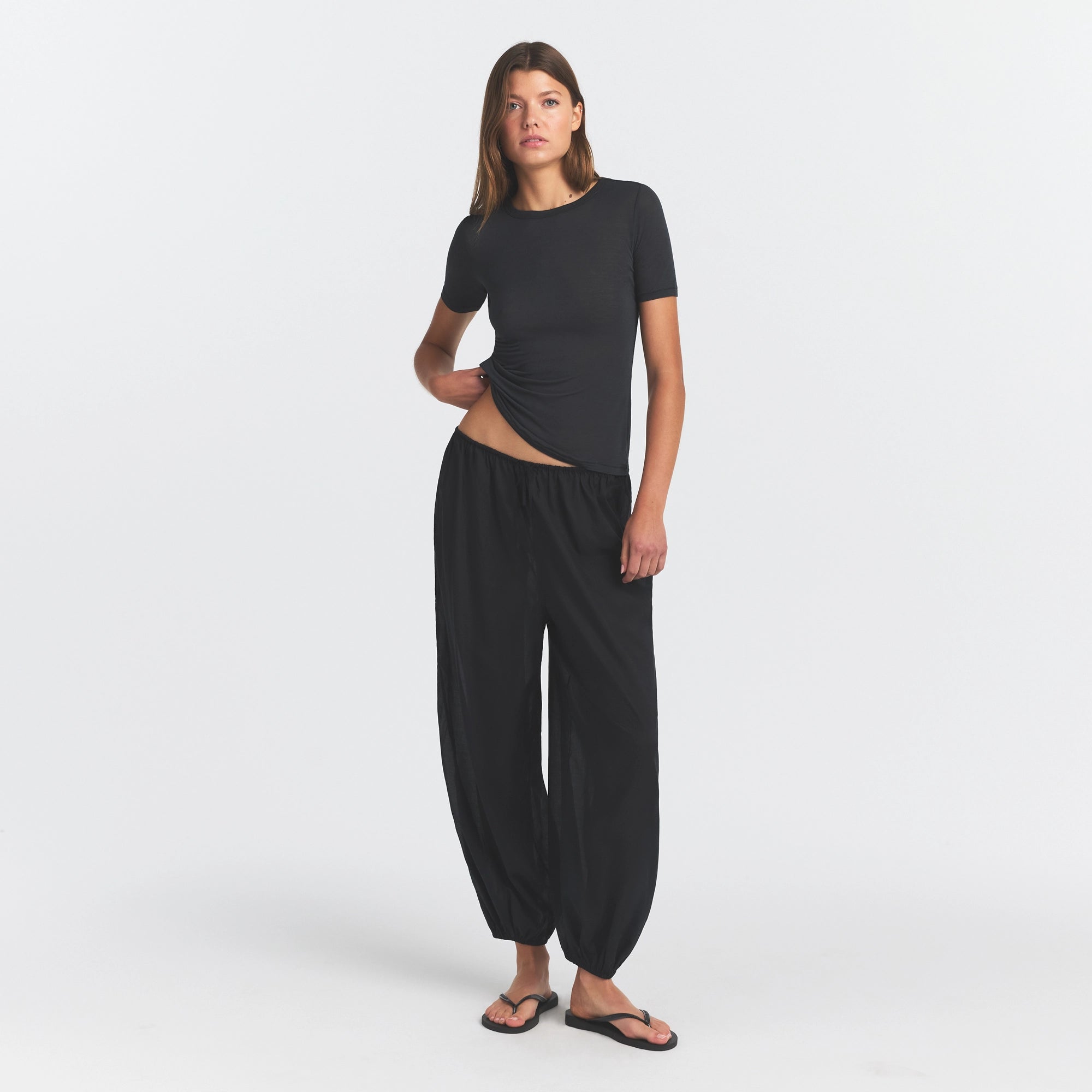 SHEER MODAL LONG T-SHIRT | ONYX ON A MODEL FRONT VIEW